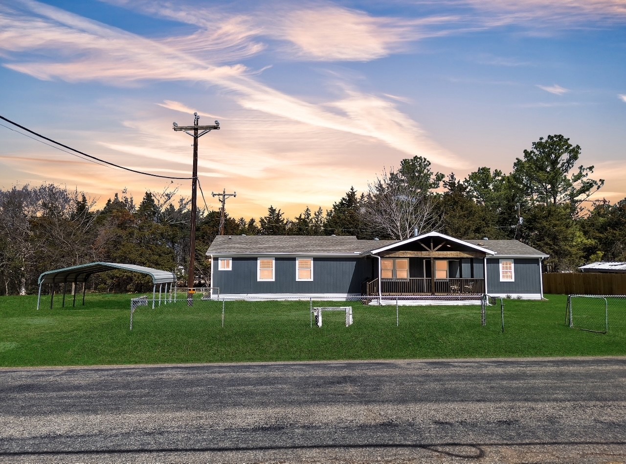583 Hillcrest Circle
