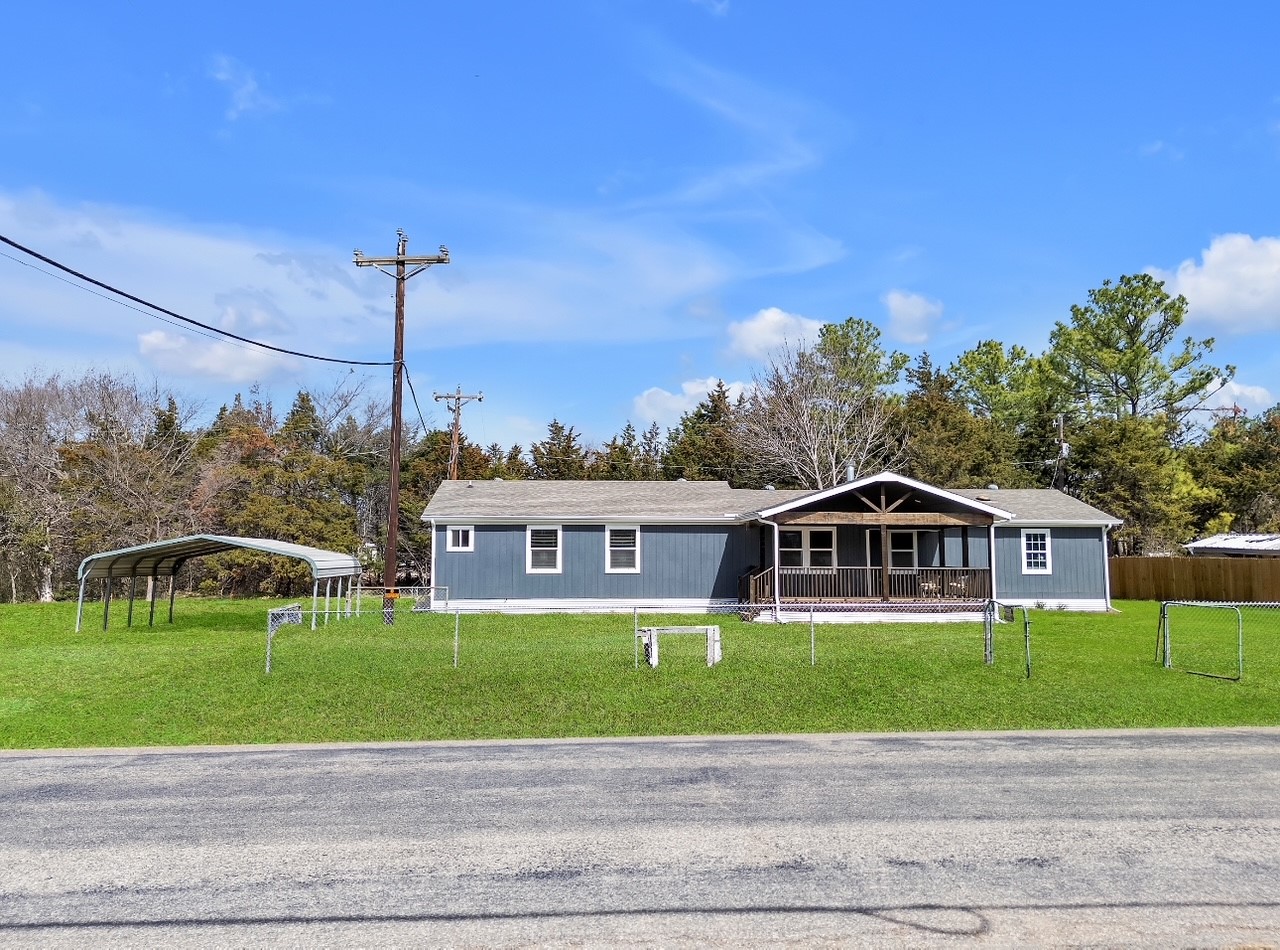 583 Hillcrest Circle