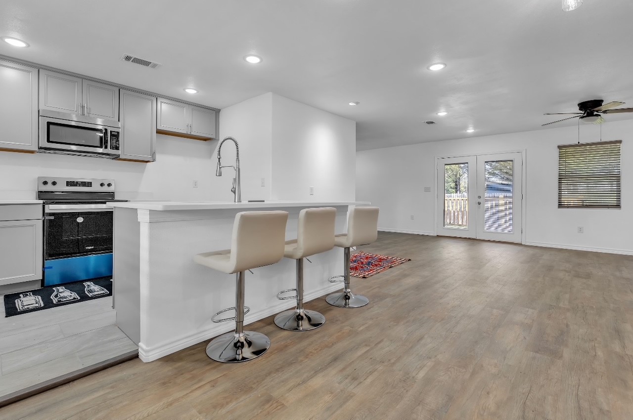 583 Hillcrest Circle