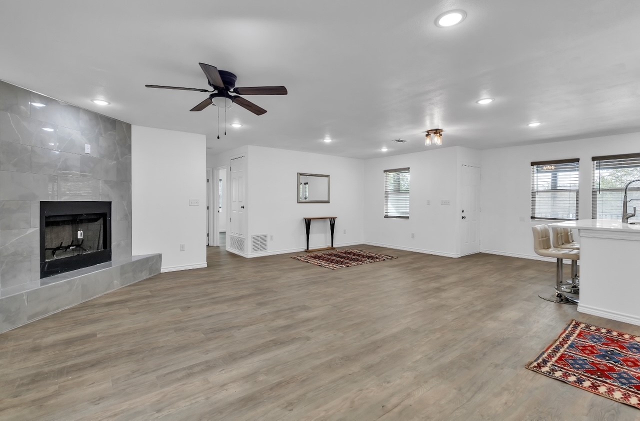 583 Hillcrest Circle