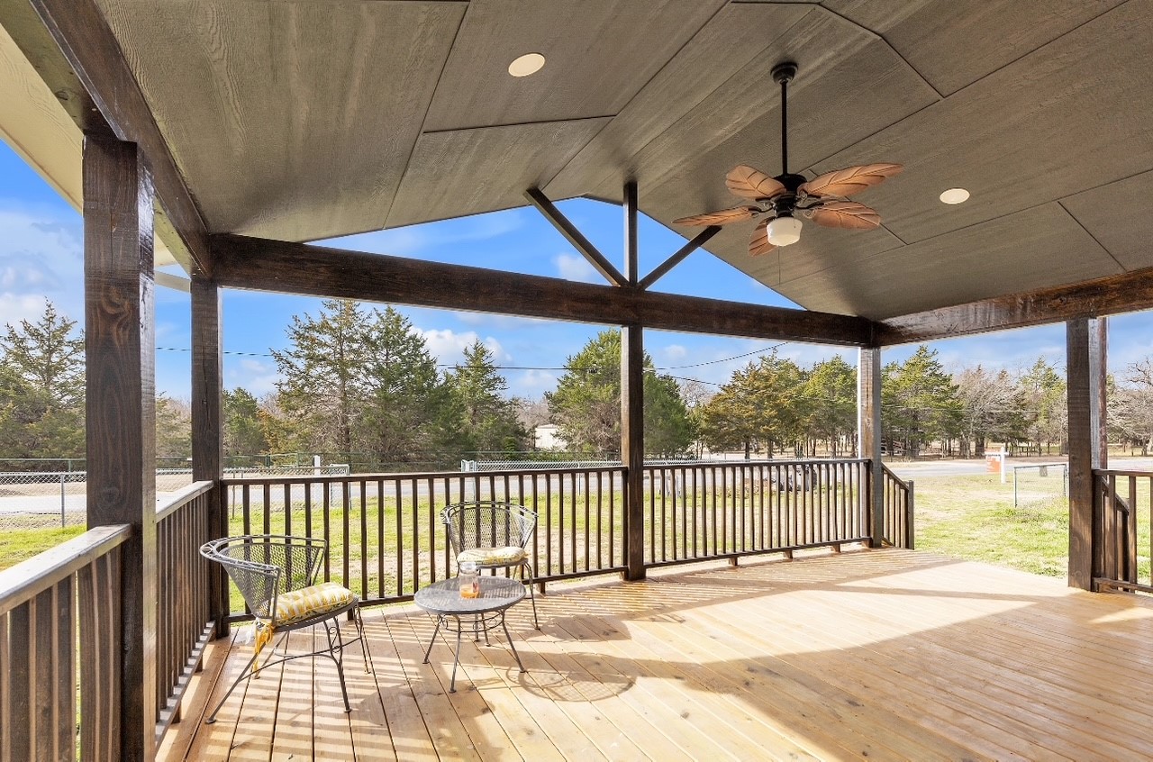 583 Hillcrest Circle