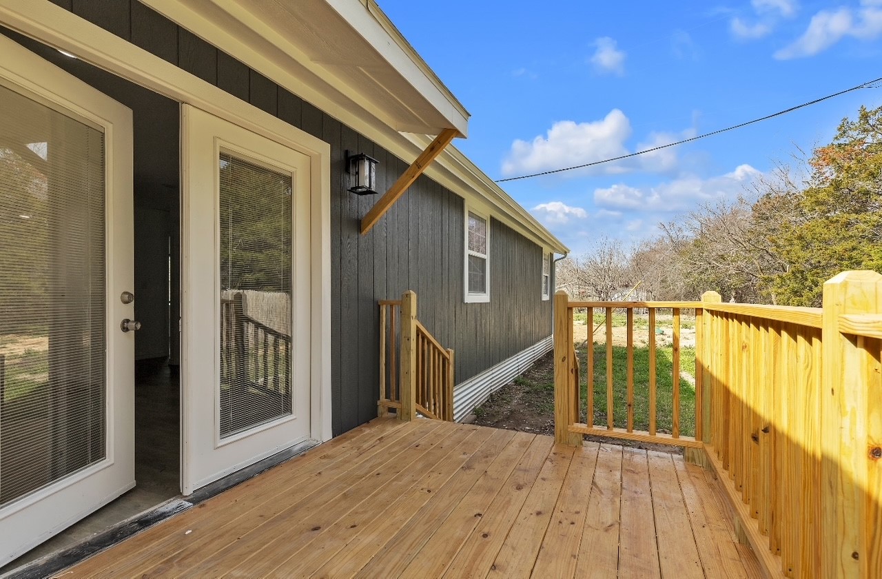 583 Hillcrest Circle