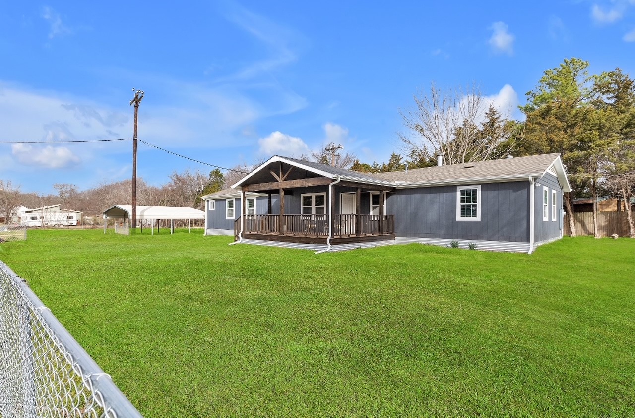 583 Hillcrest Circle