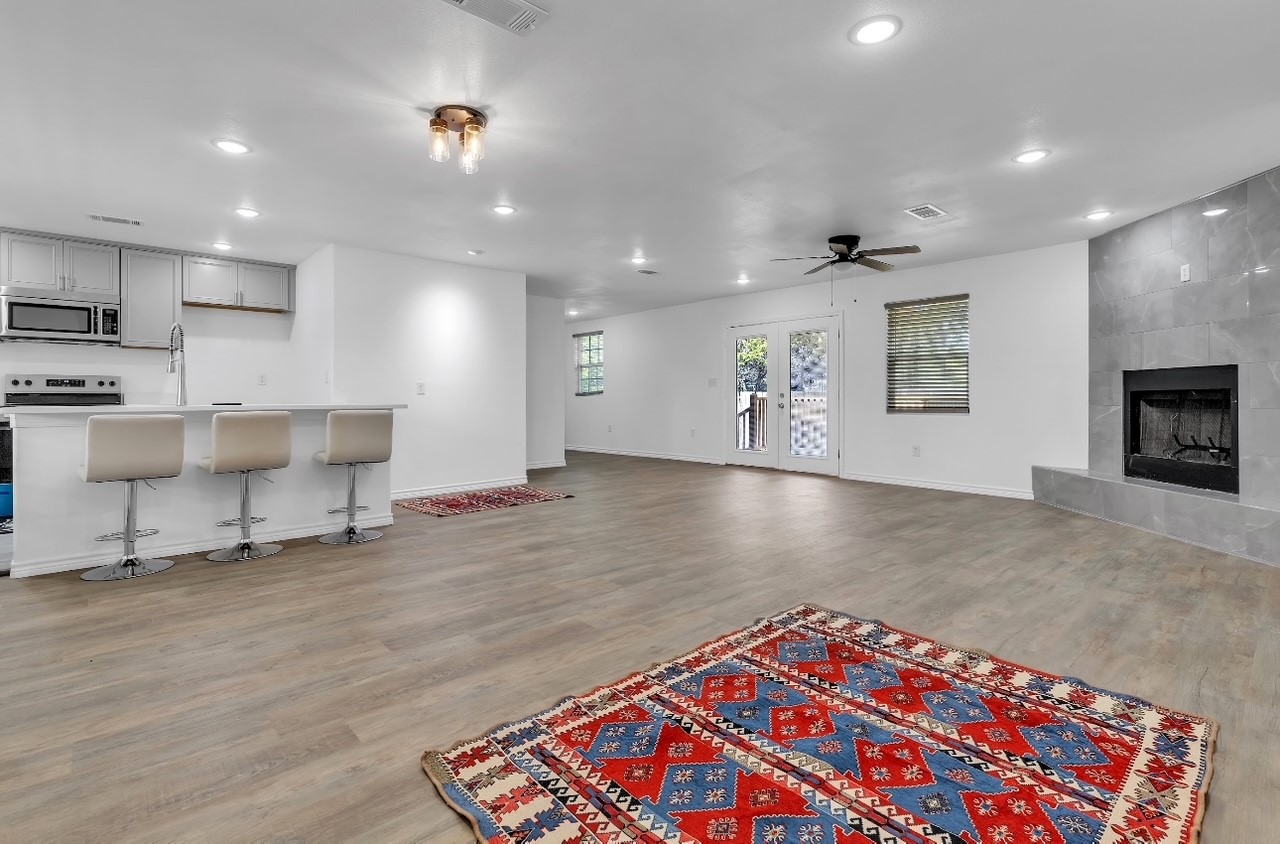 583 Hillcrest Circle