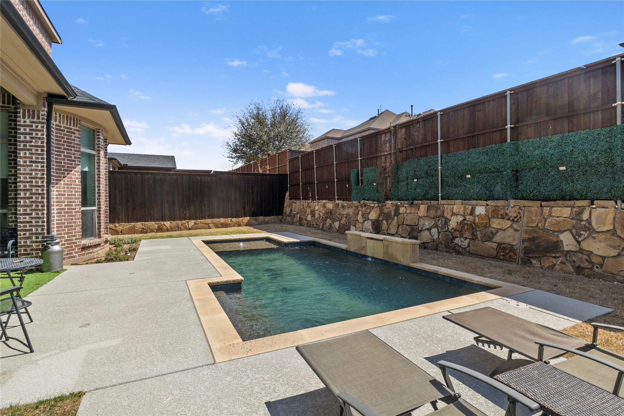 1120 Circle J Trail