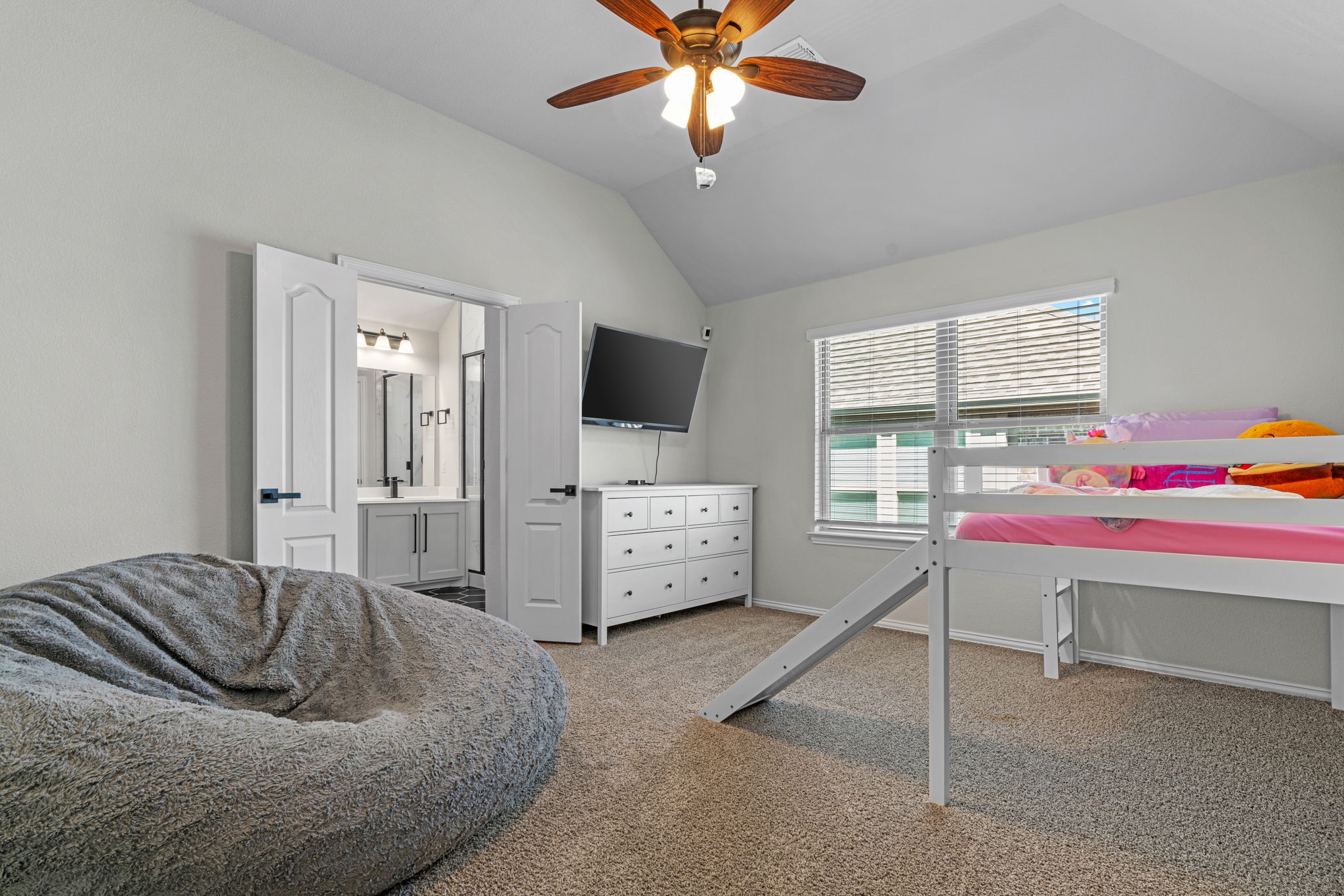 9101 Amistad Lane