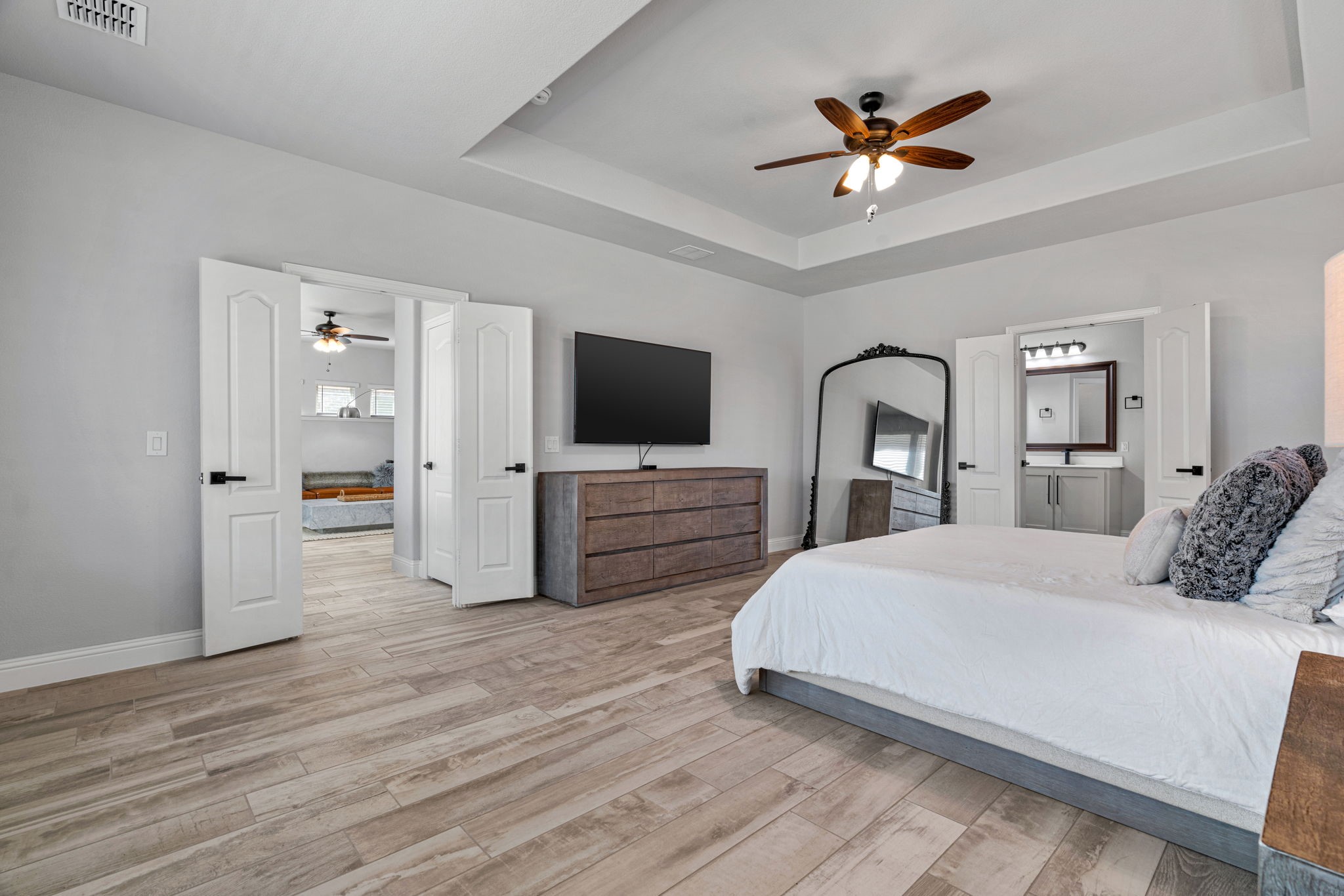 9101 Amistad Lane