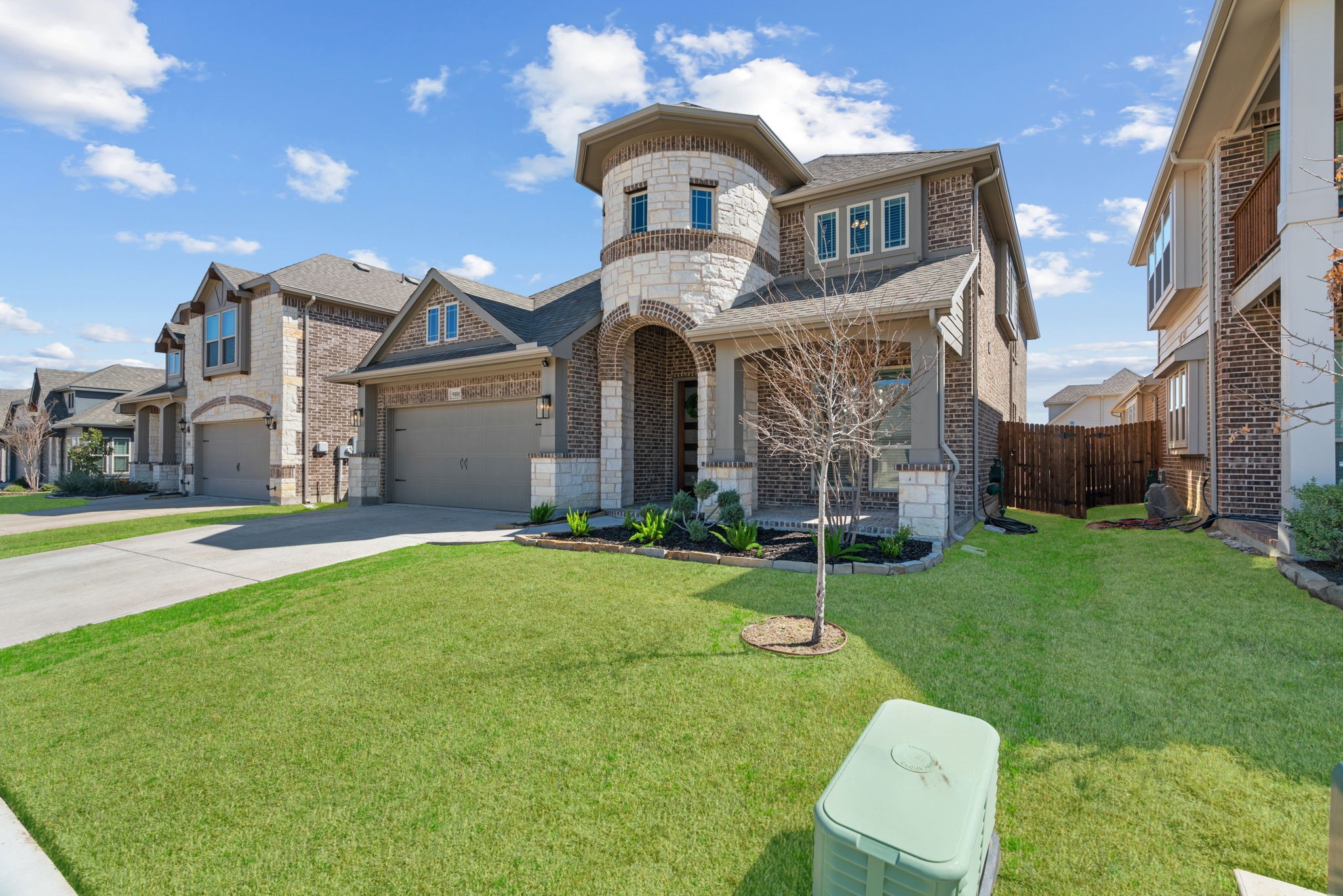 9101 Amistad Lane