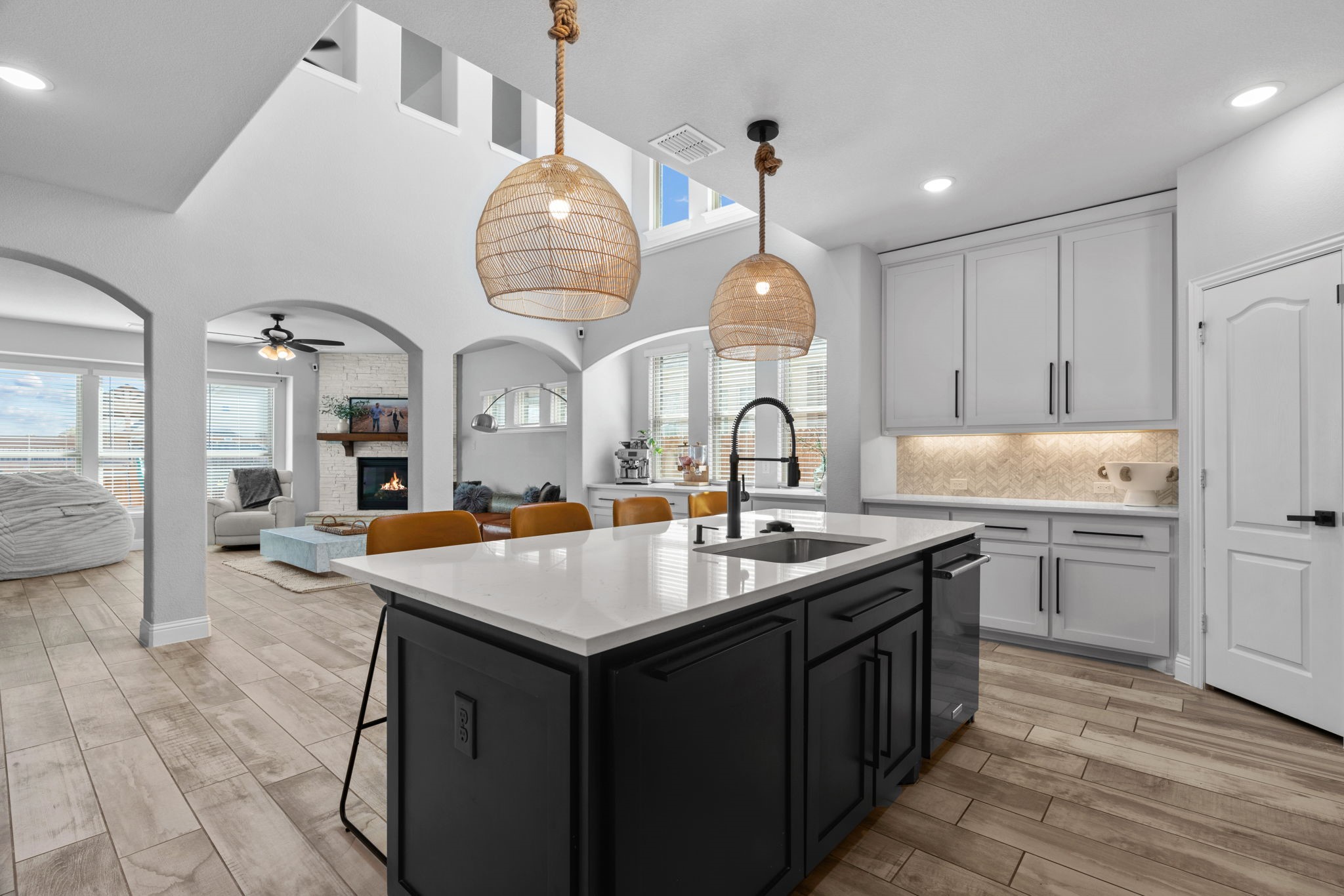 9101 Amistad Lane