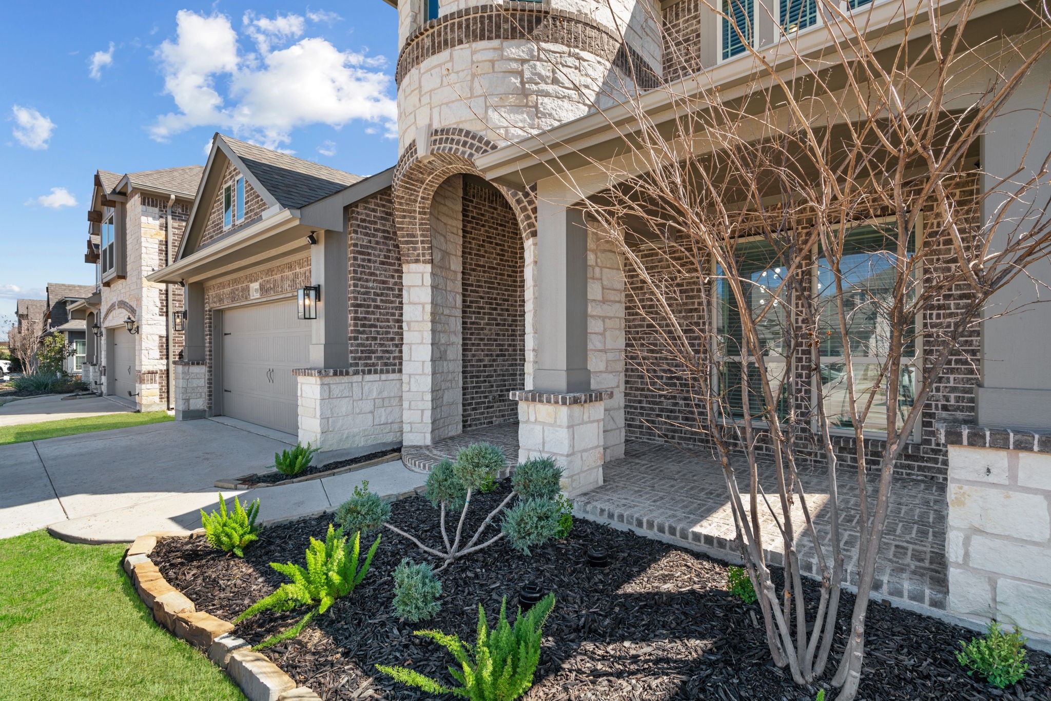 9101 Amistad Lane