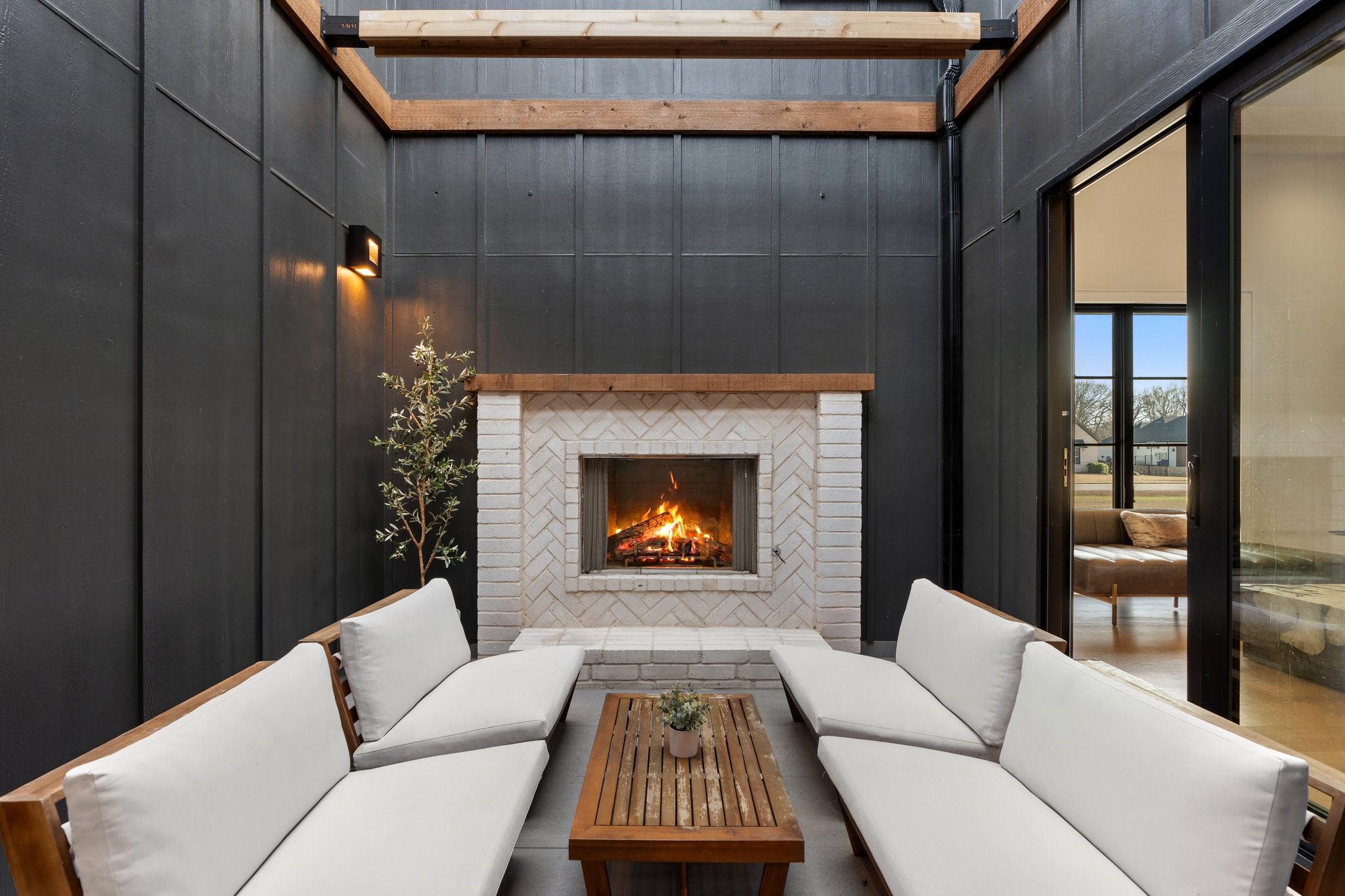 2052 Honey Lane