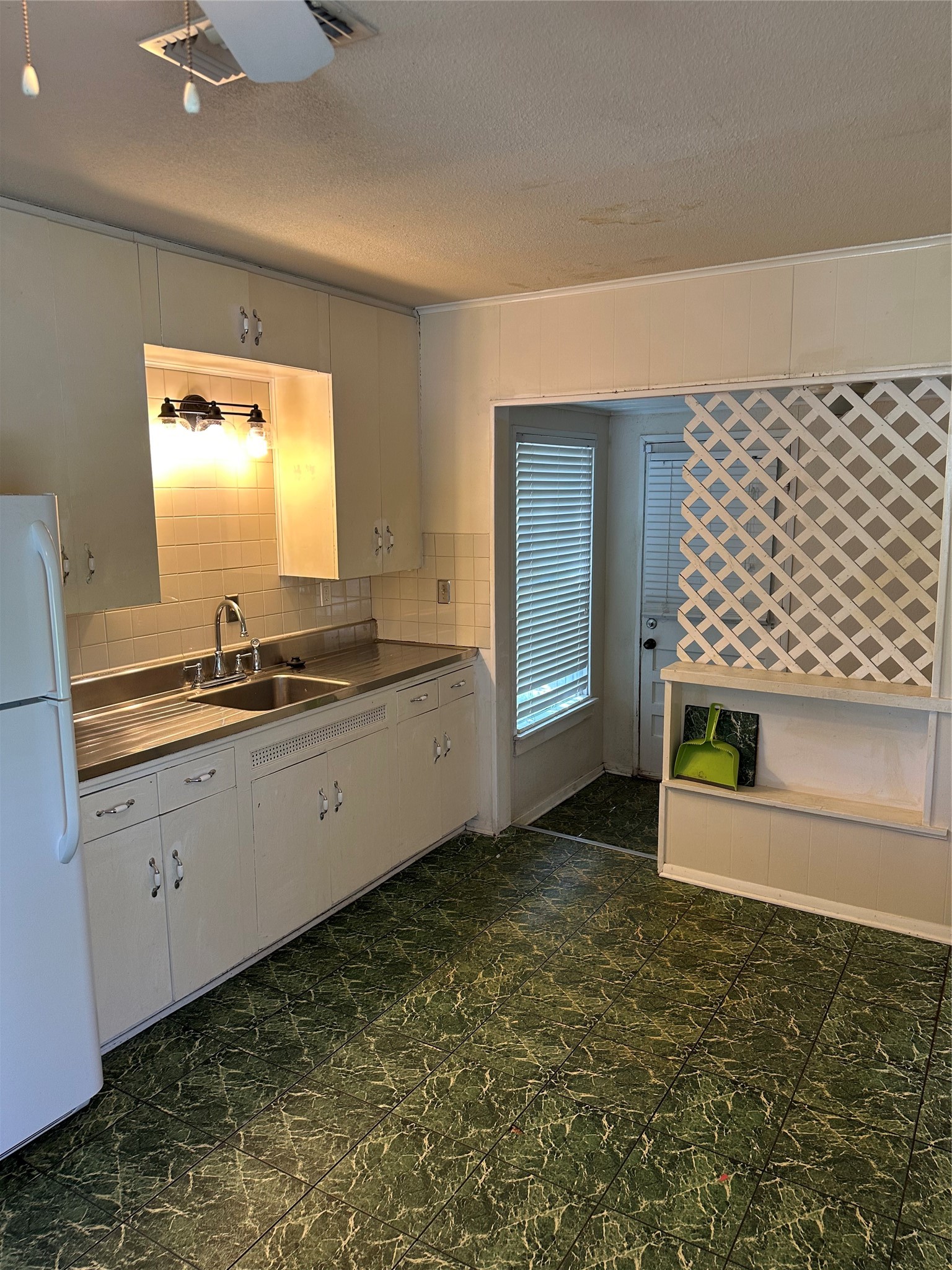 4412 Marks Place