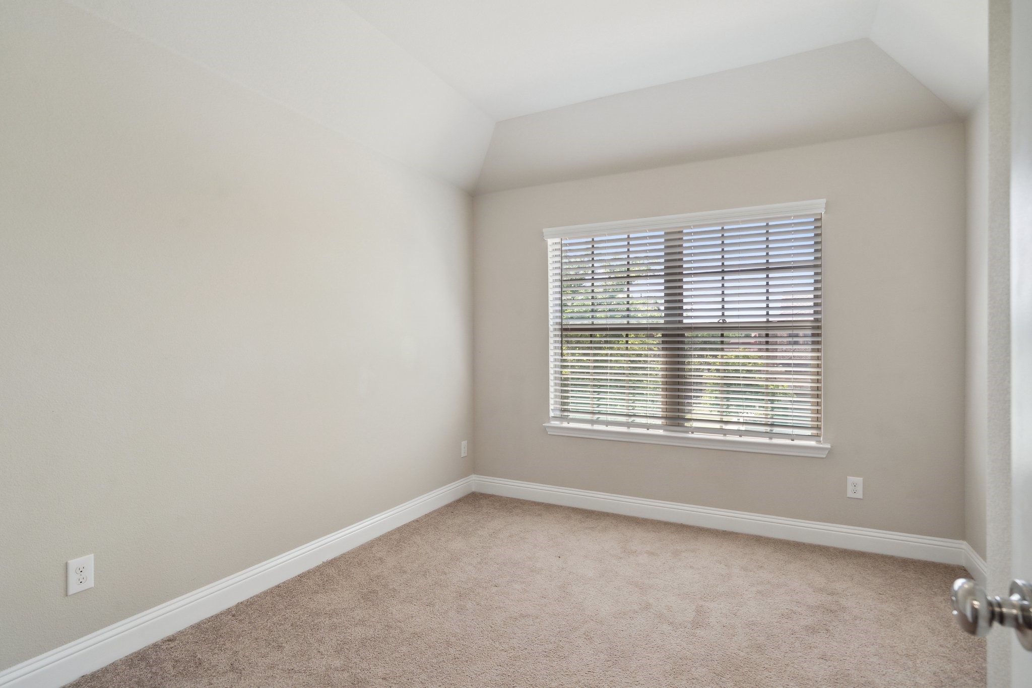 6336 Burbank Way