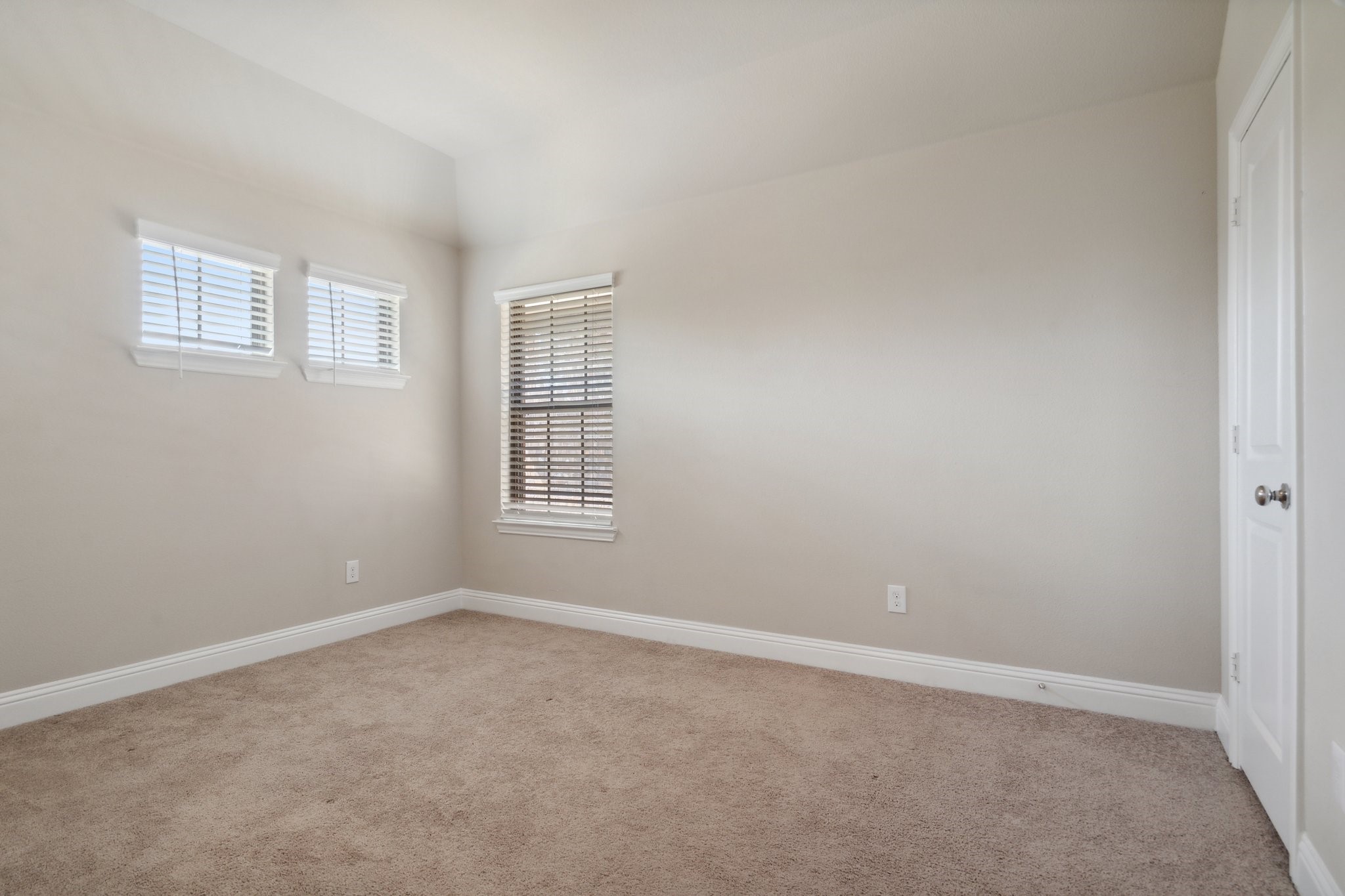 6336 Burbank Way