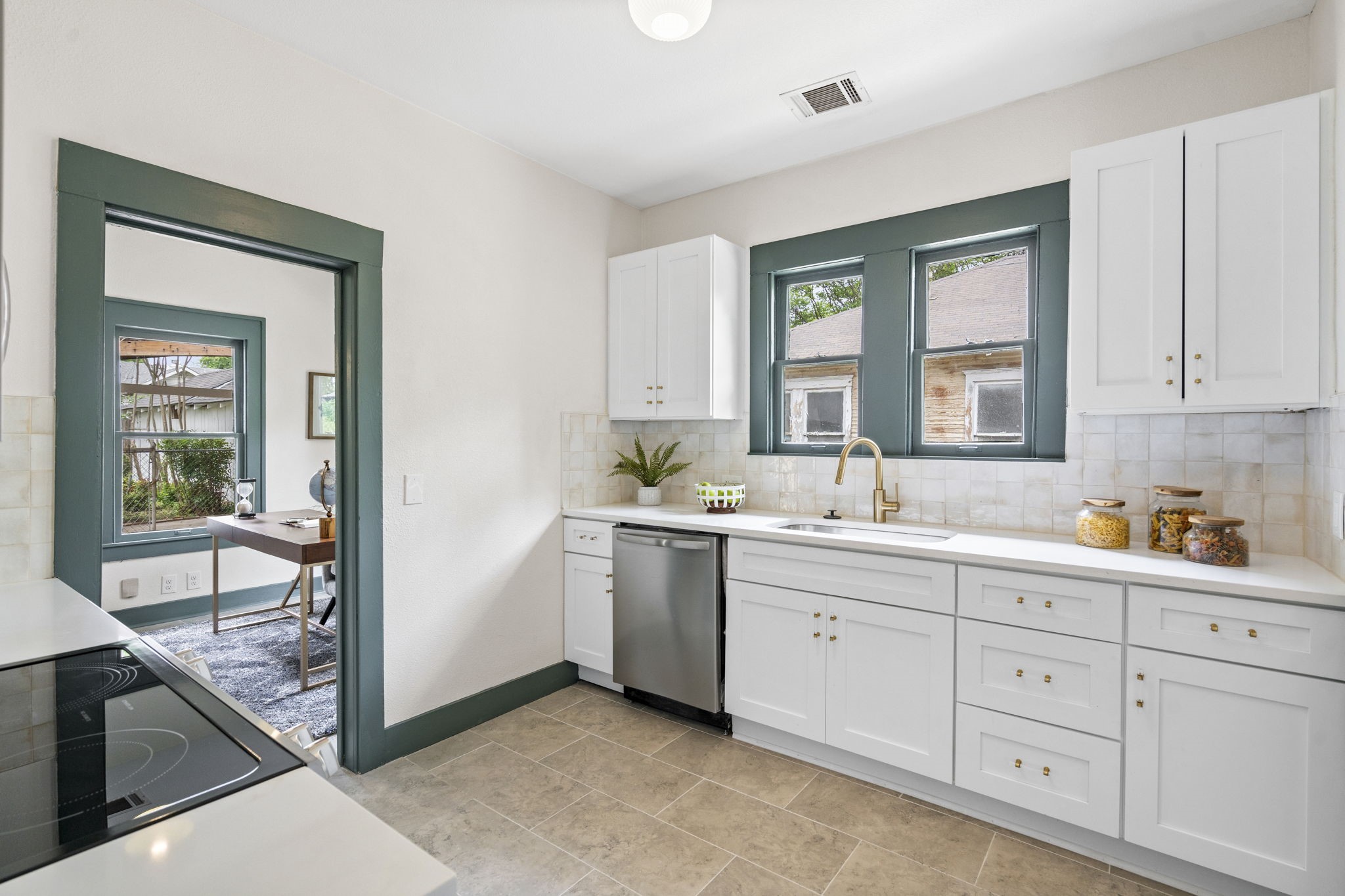 407 S Montclair Avenue