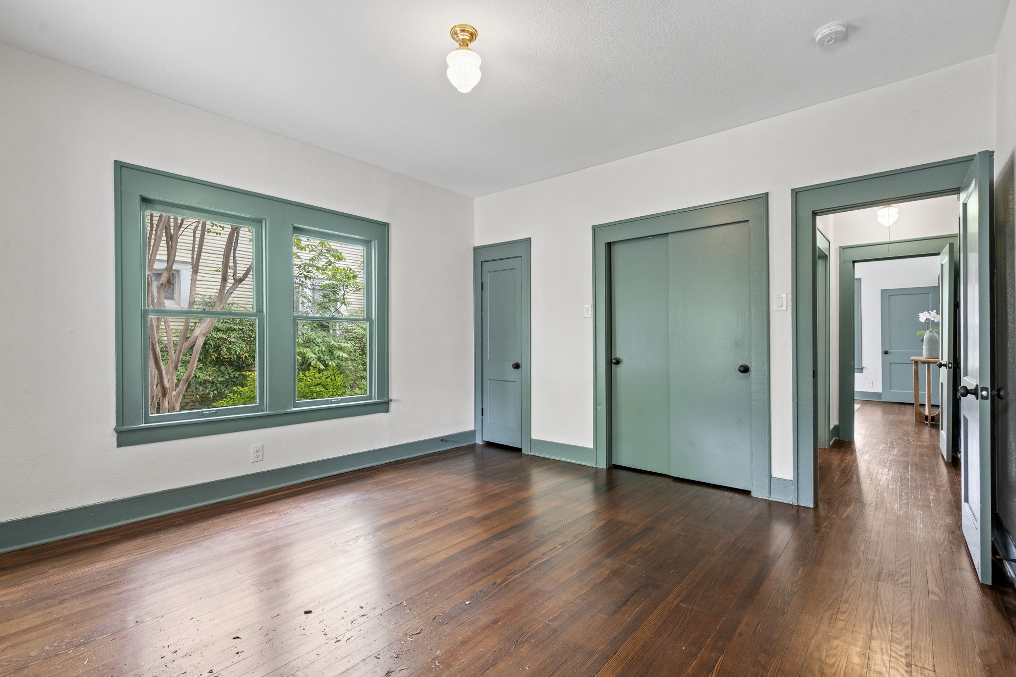 407 S Montclair Avenue