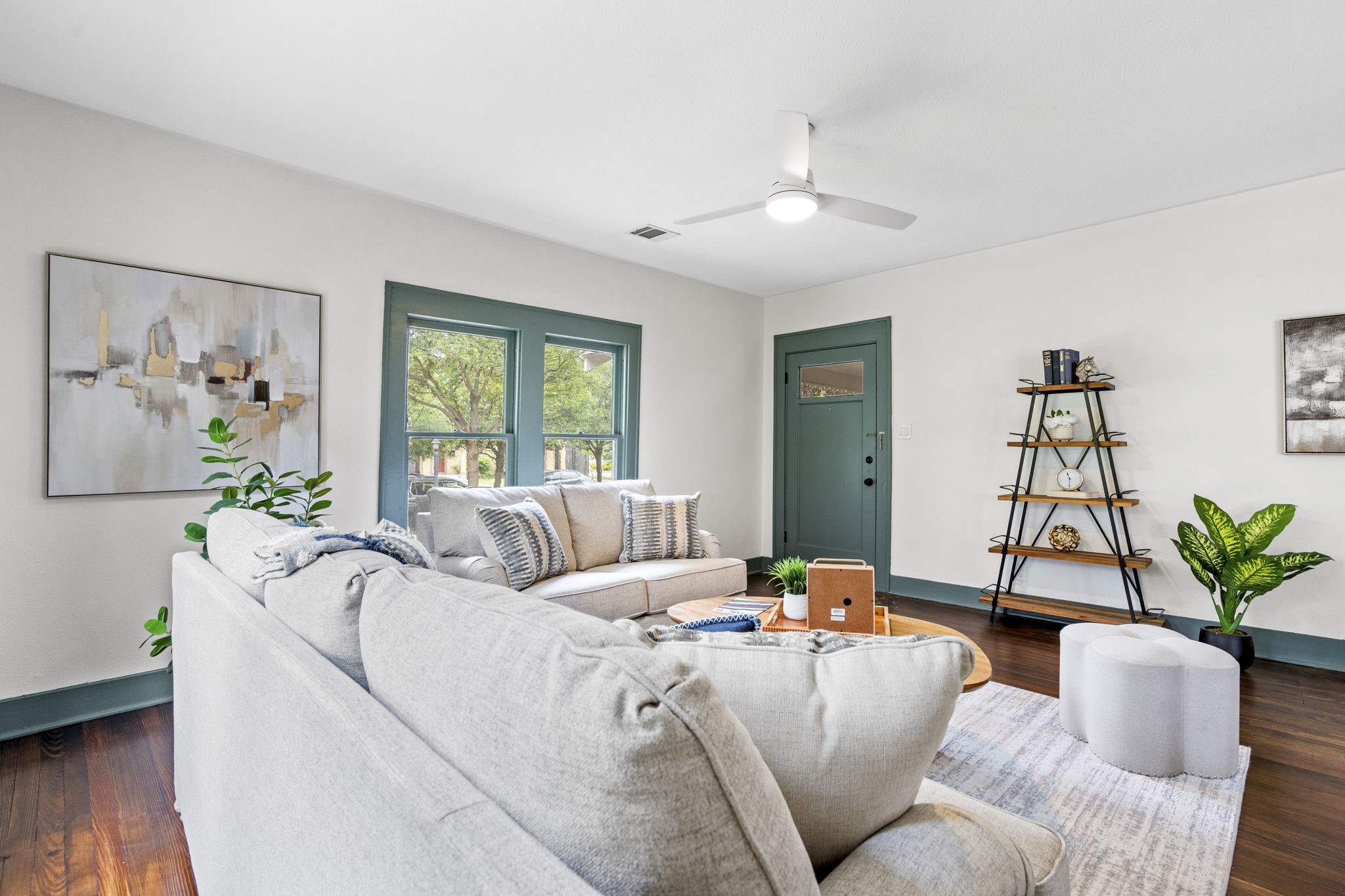 407 S Montclair Avenue