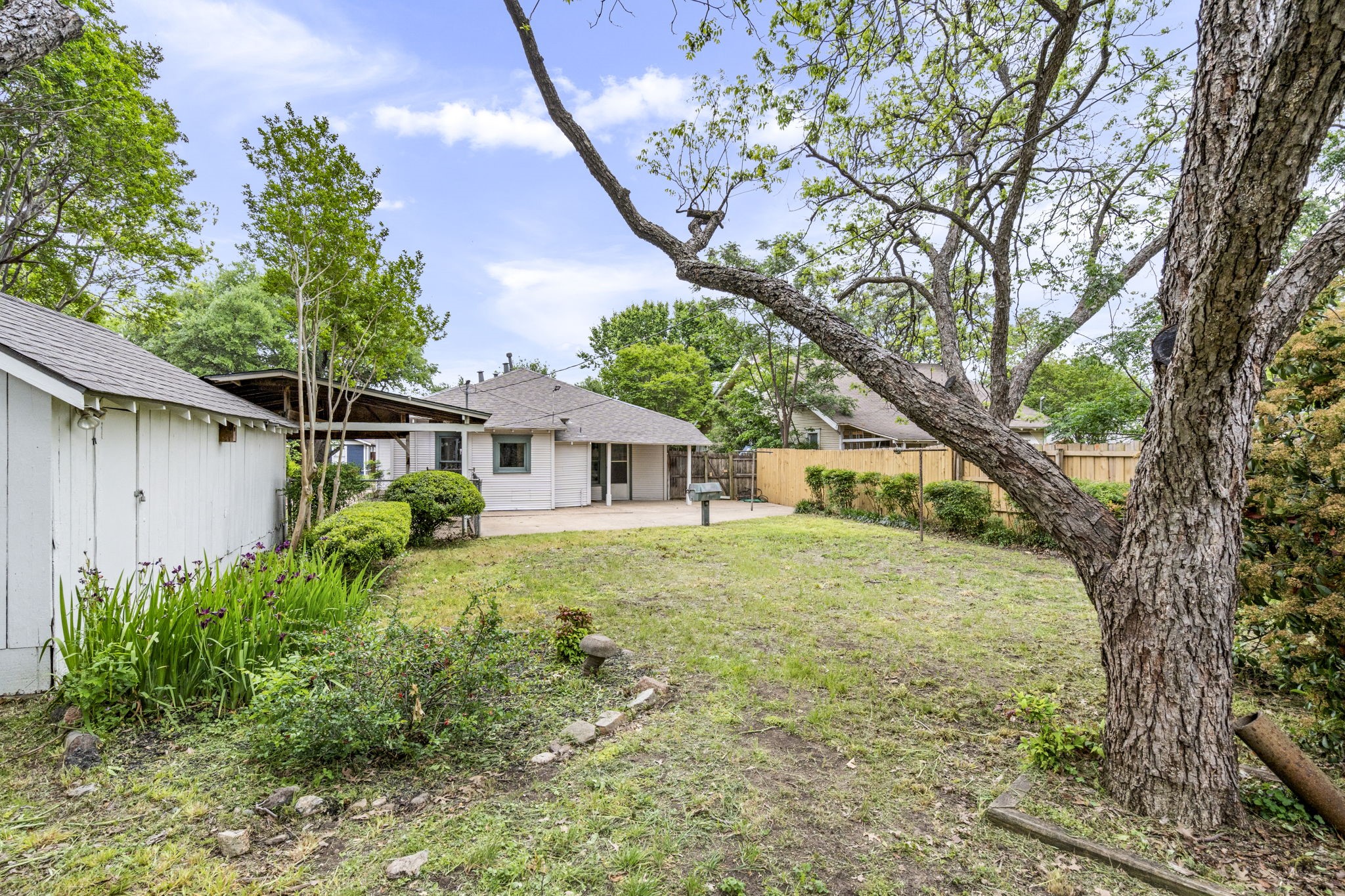 407 S Montclair Avenue