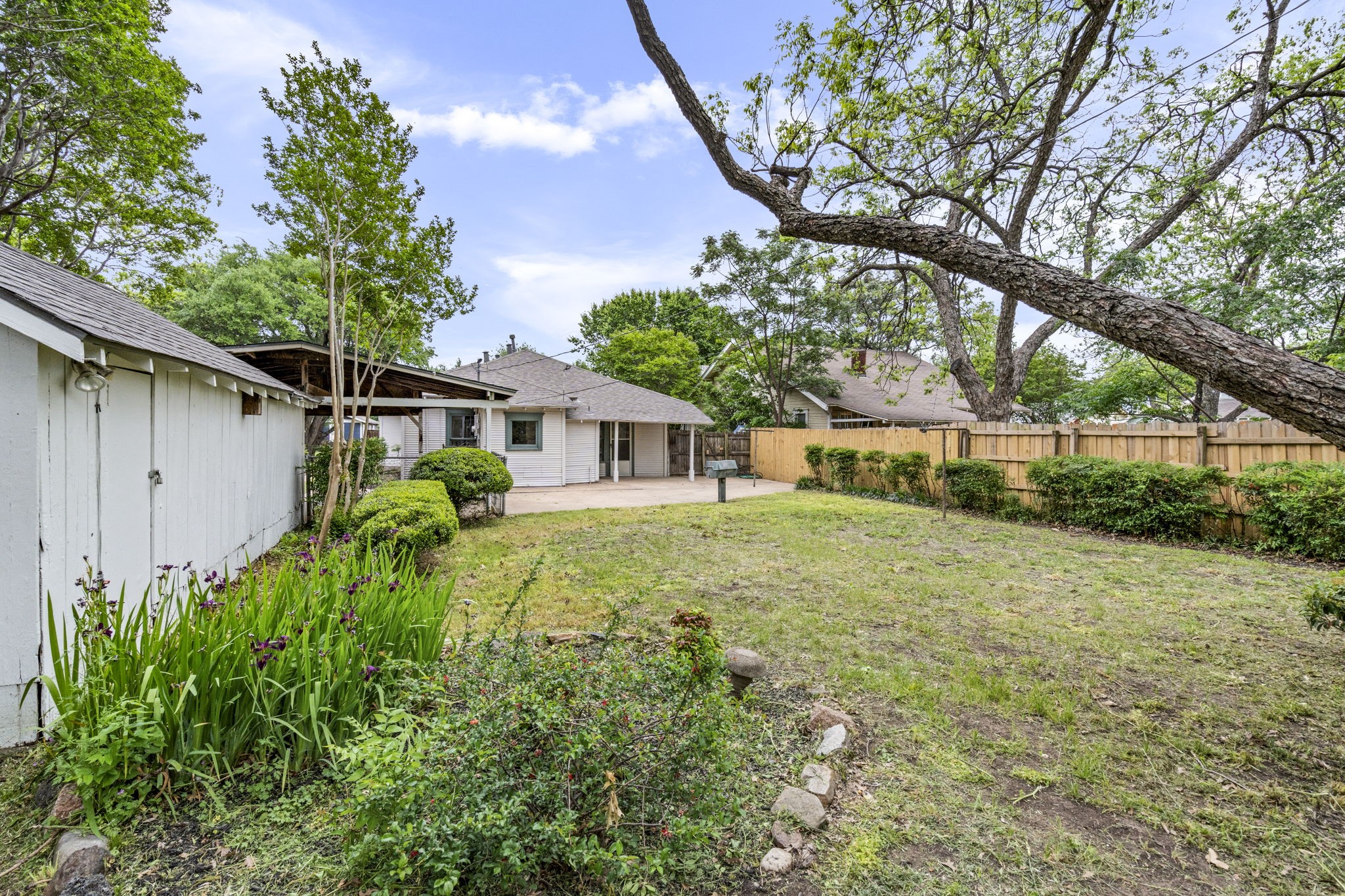 407 S Montclair Avenue