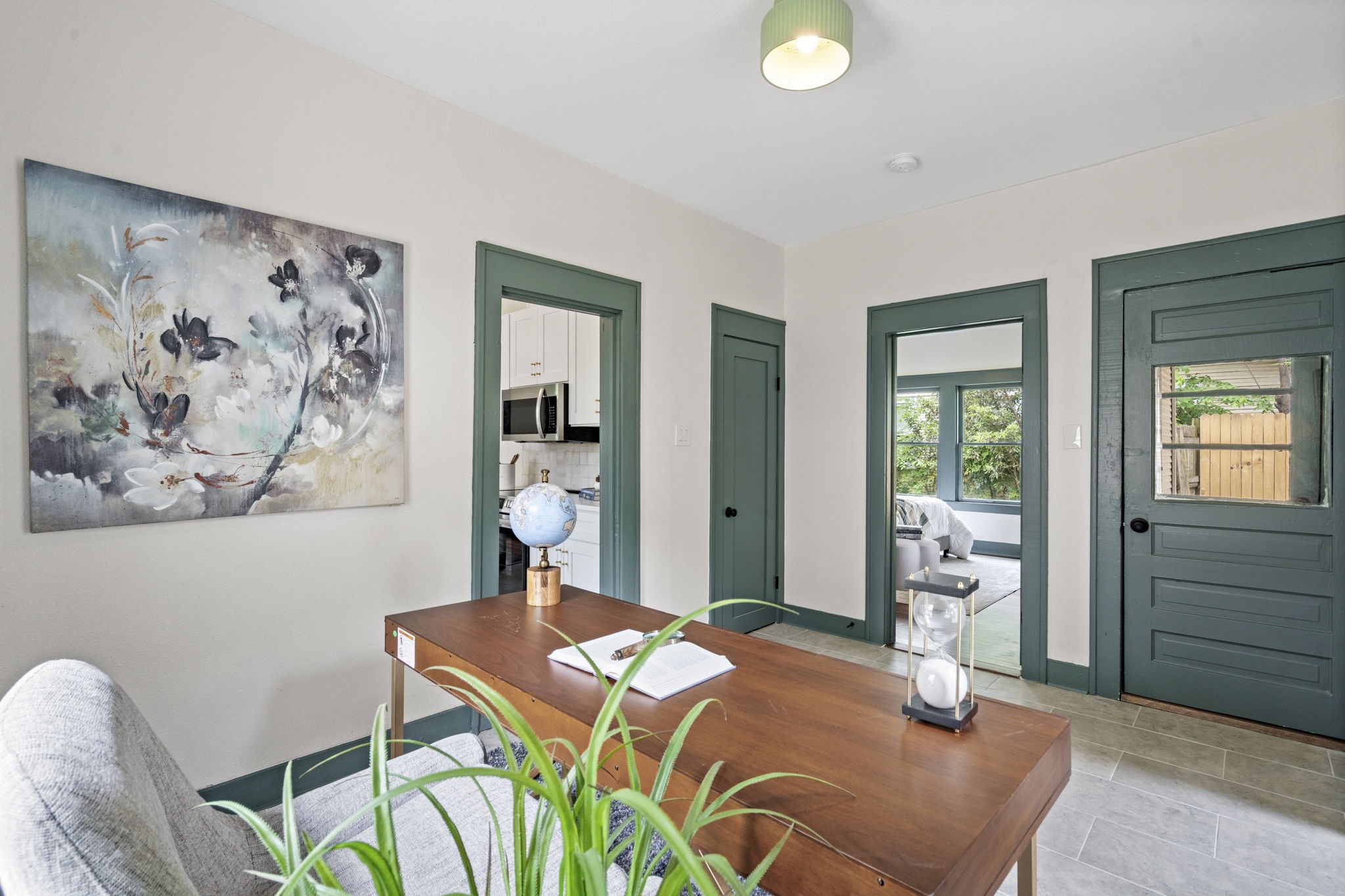 407 S Montclair Avenue