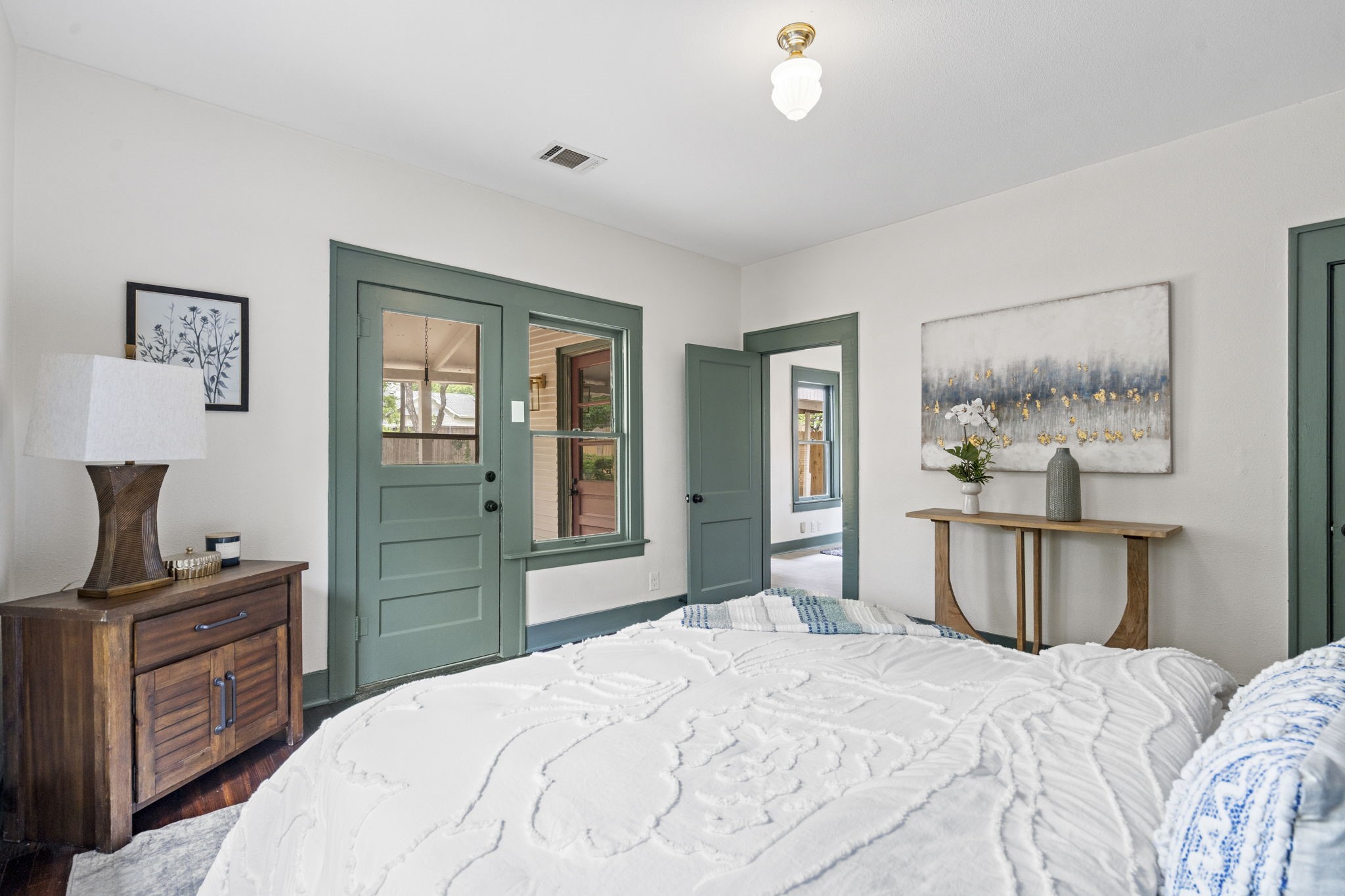 407 S Montclair Avenue