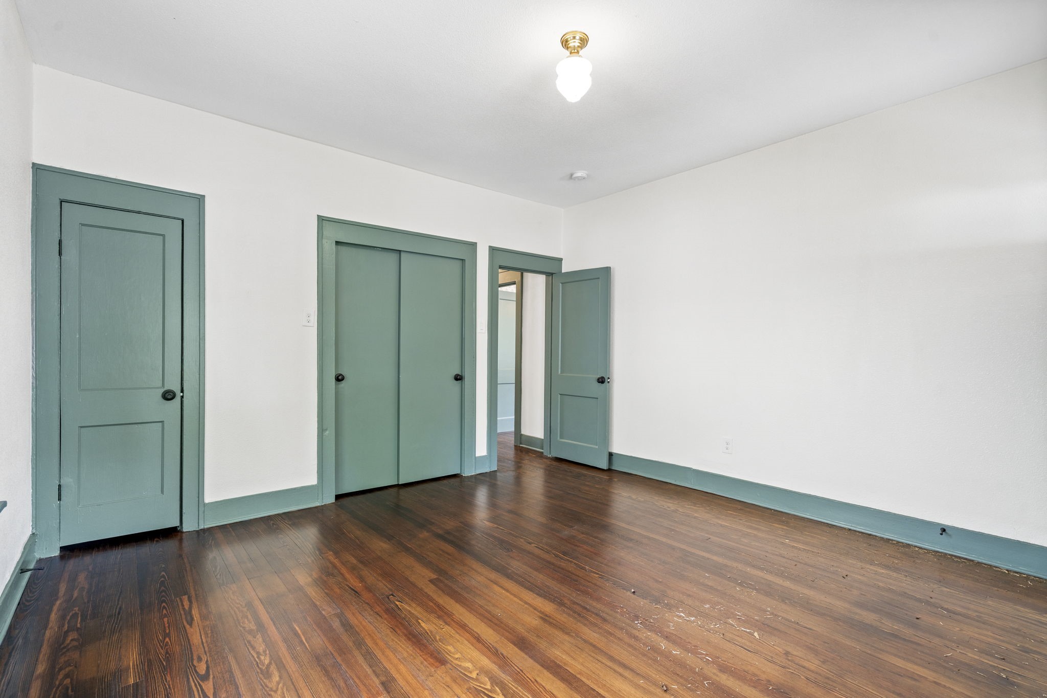 407 S Montclair Avenue