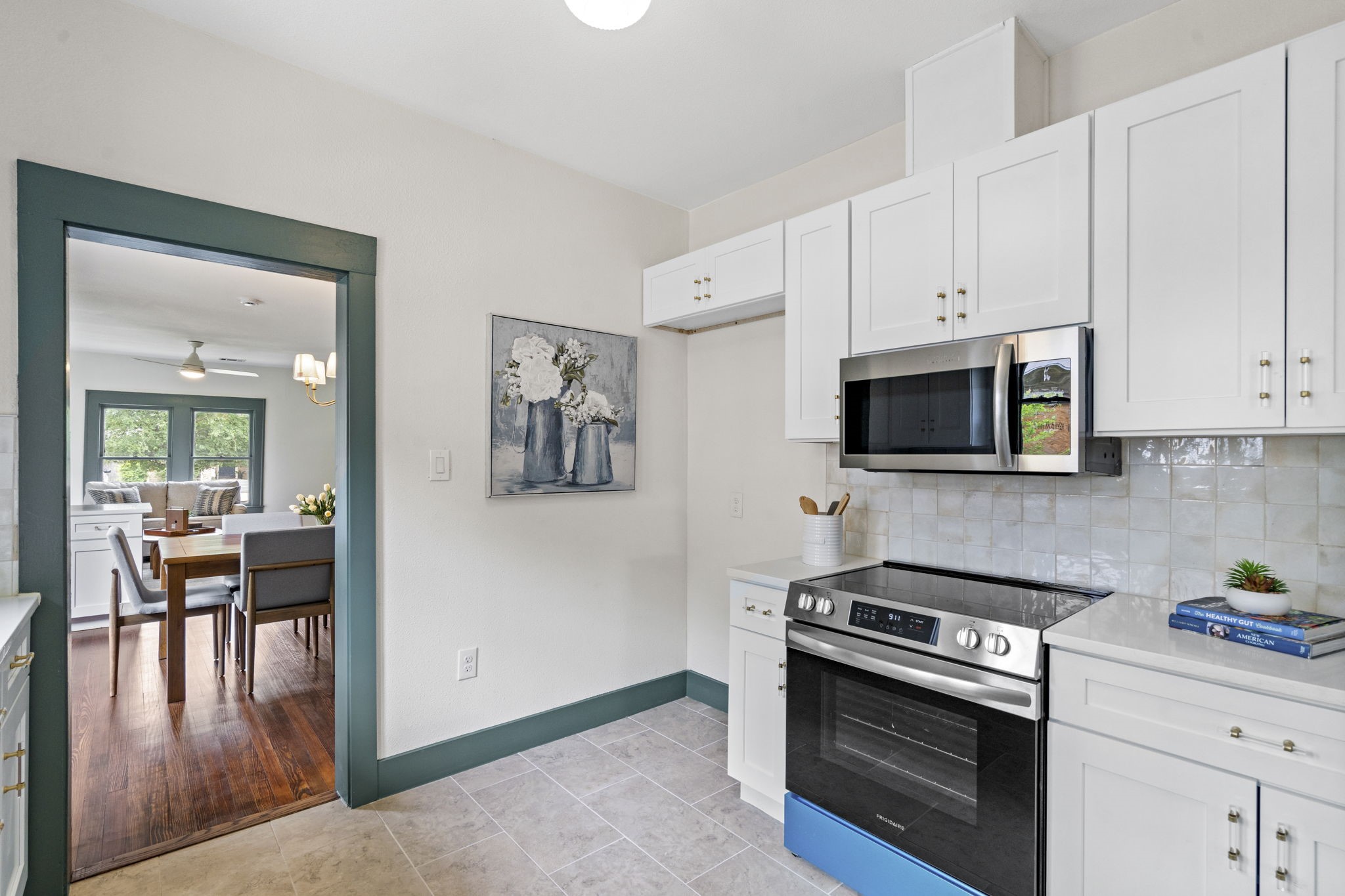 407 S Montclair Avenue