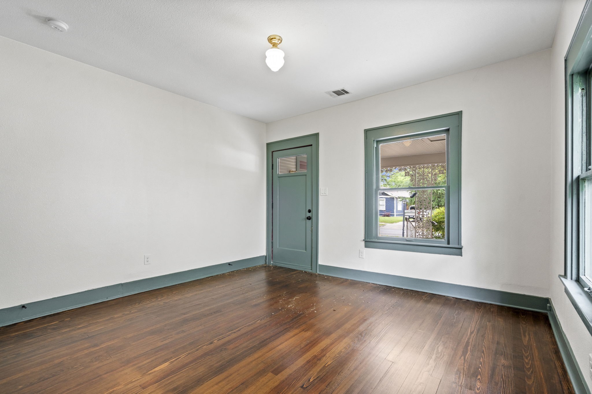 407 S Montclair Avenue