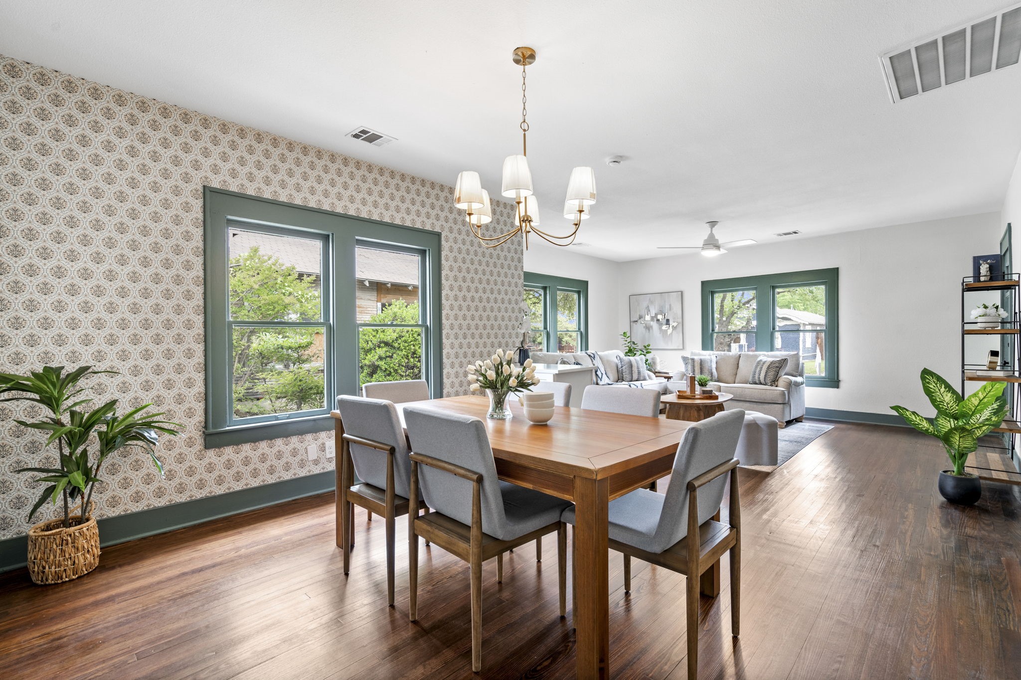 407 S Montclair Avenue