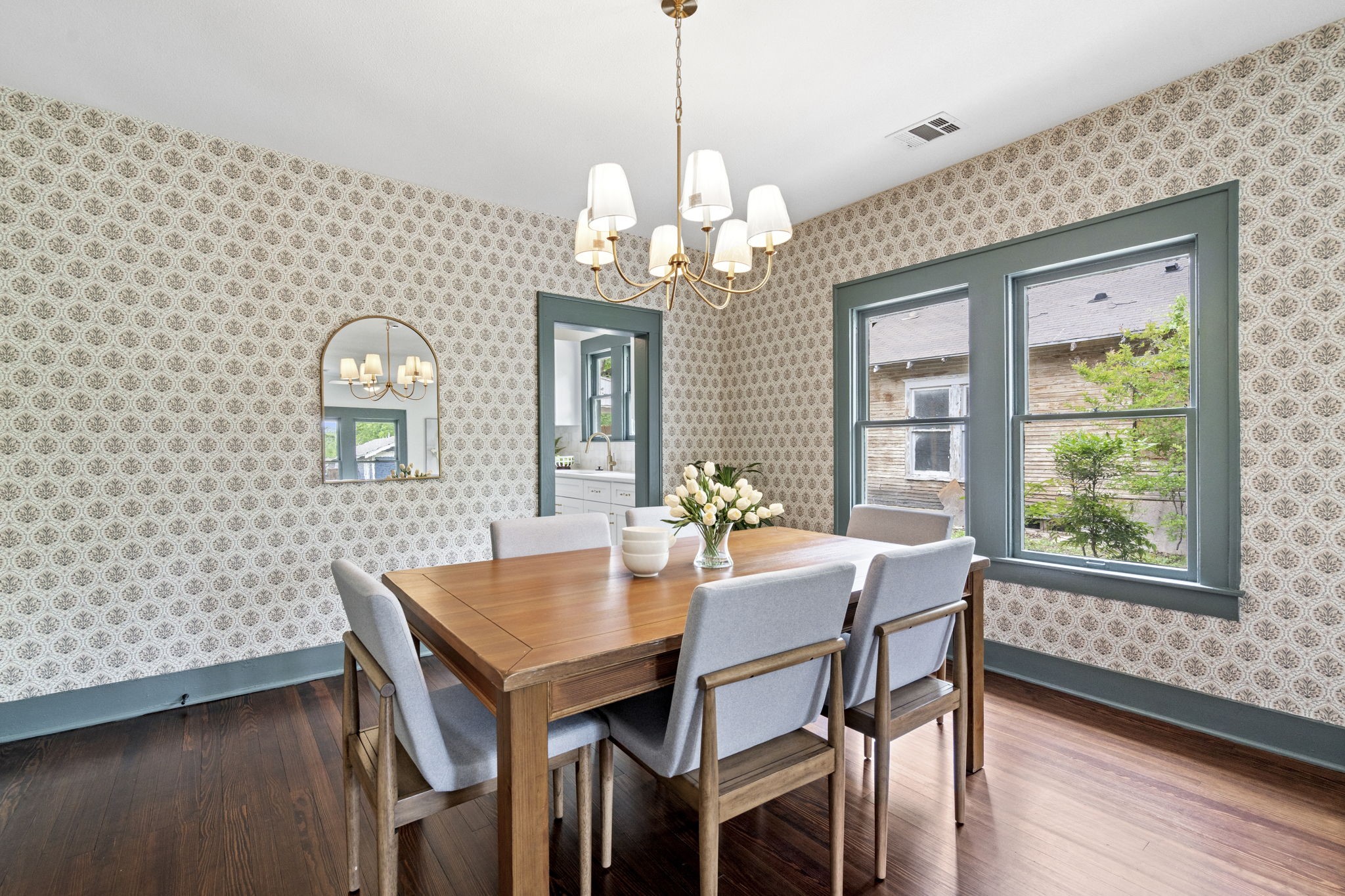 407 S Montclair Avenue