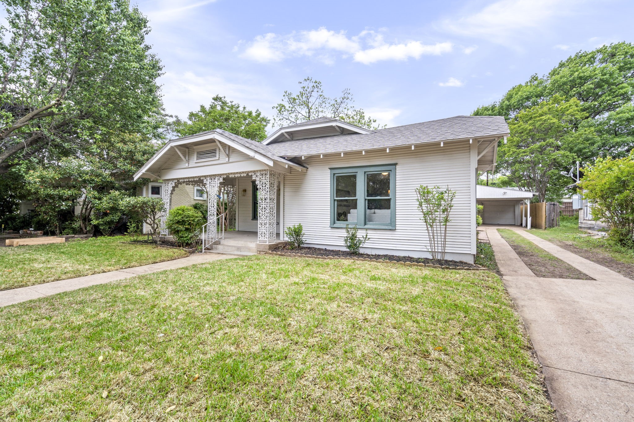 407 S Montclair Avenue