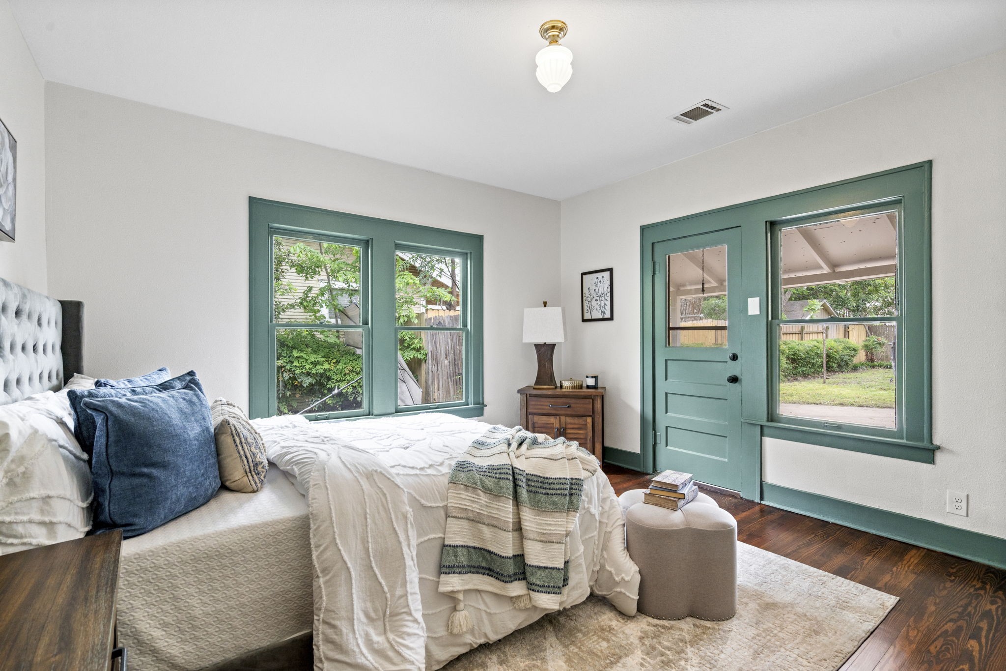 407 S Montclair Avenue