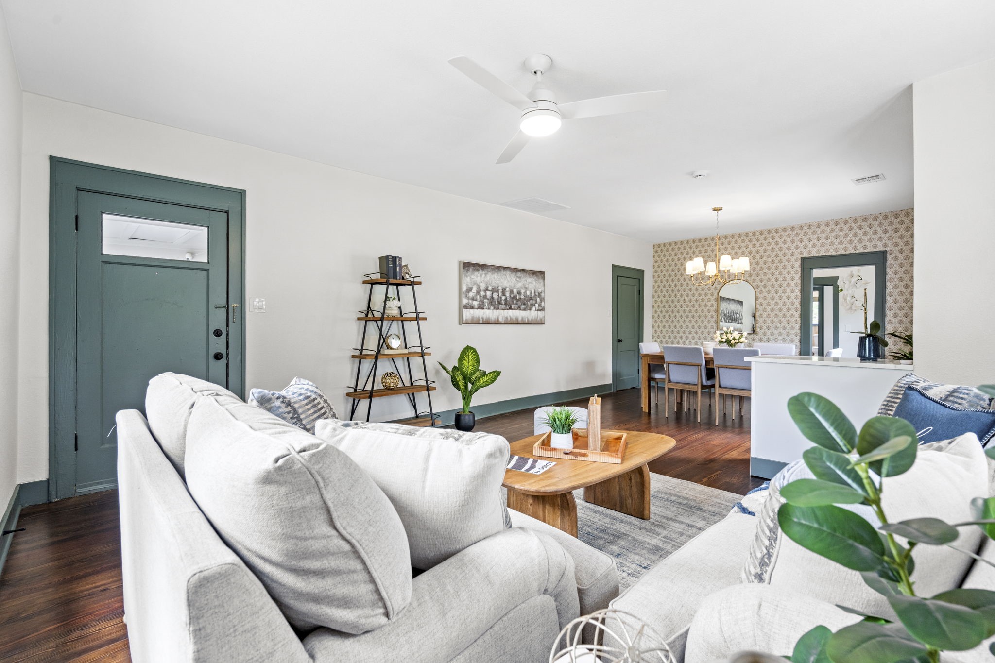 407 S Montclair Avenue