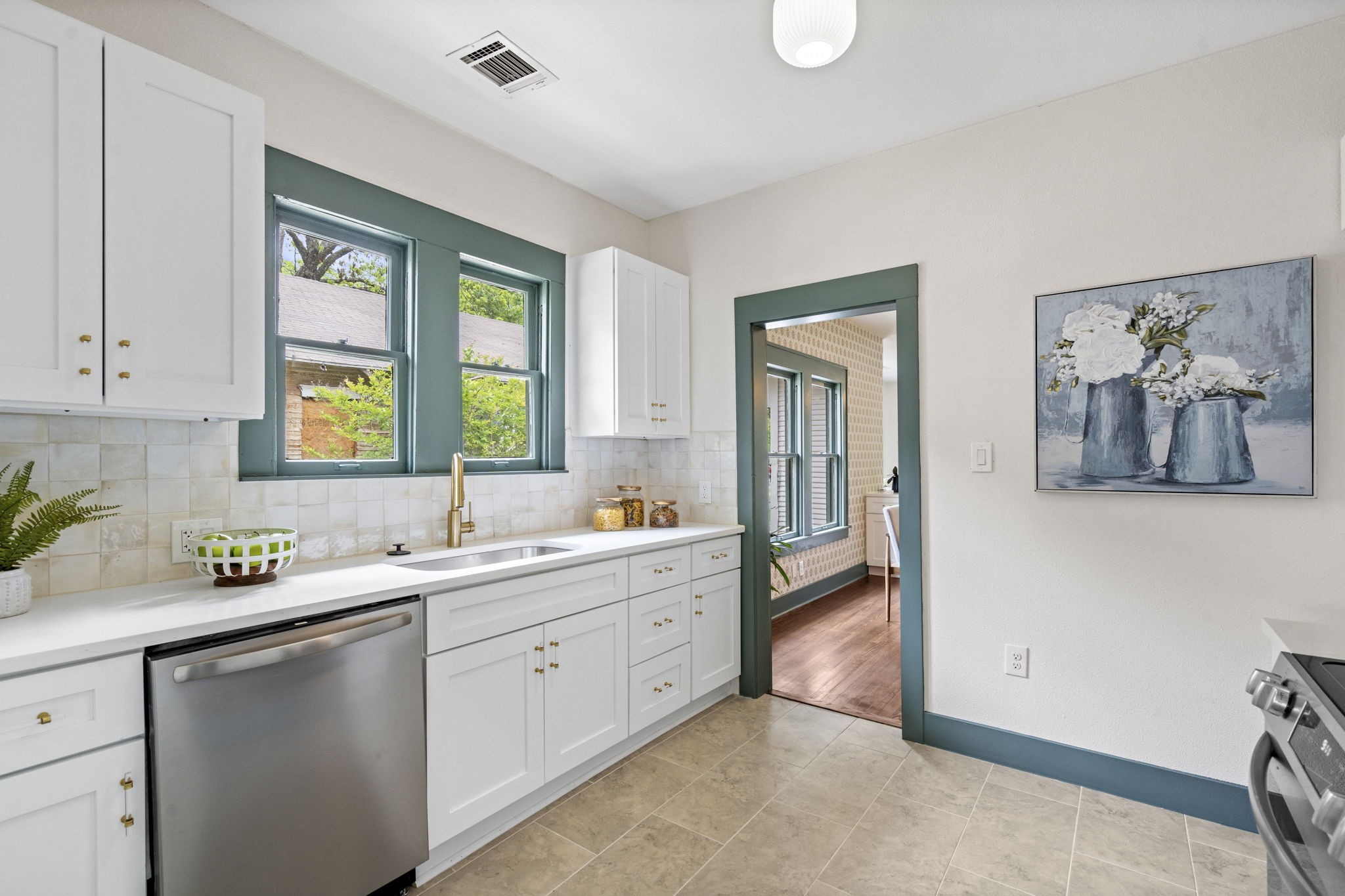 407 S Montclair Avenue