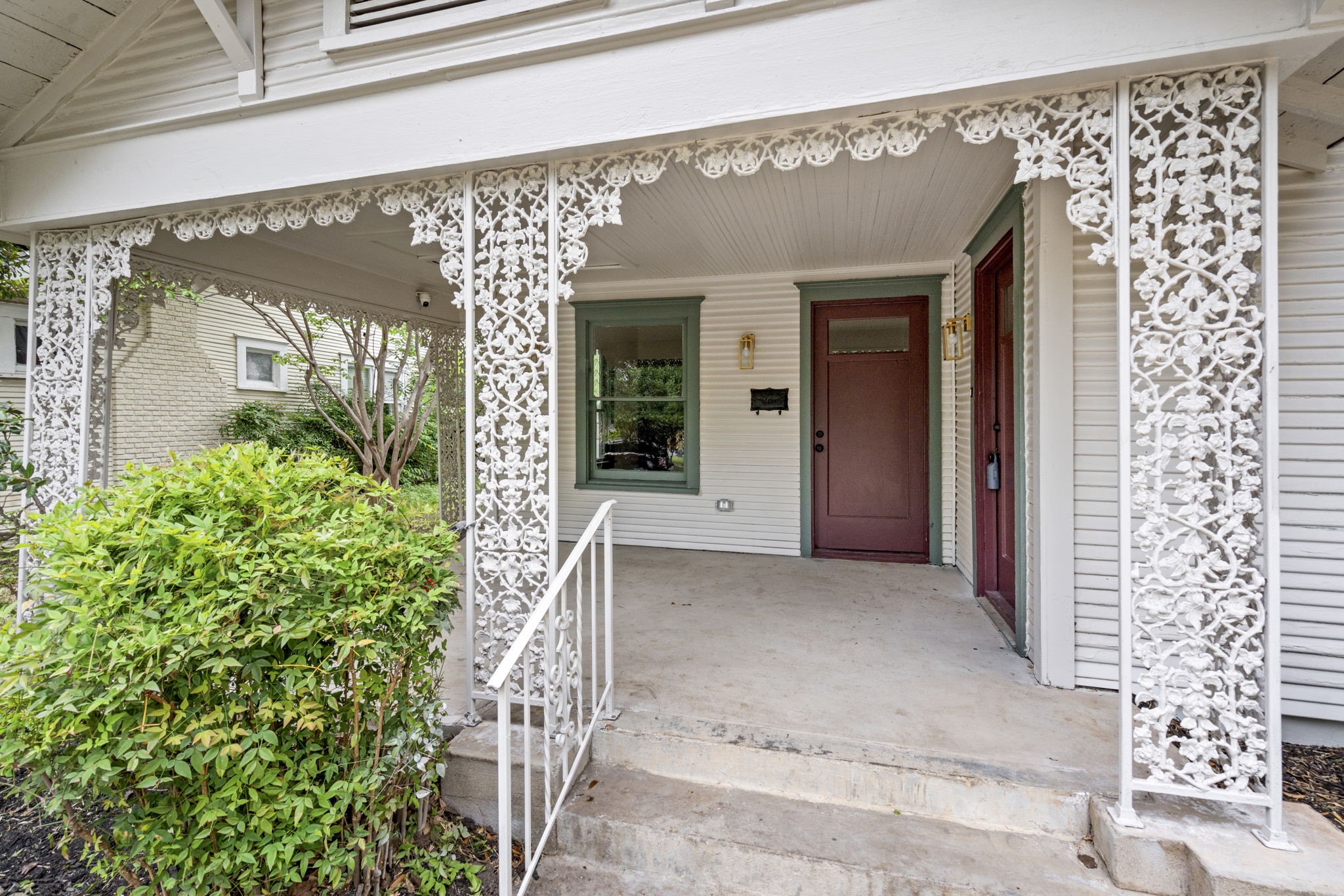 407 S Montclair Avenue