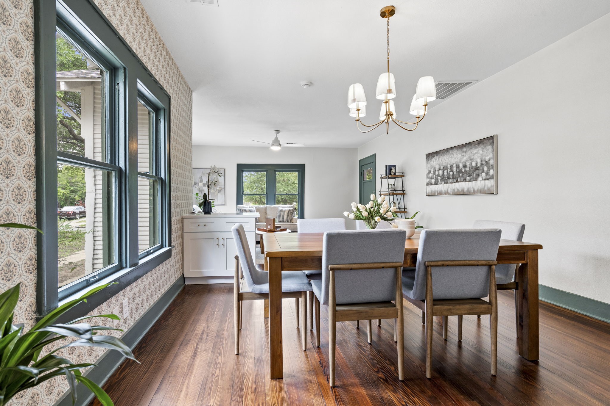 407 S Montclair Avenue