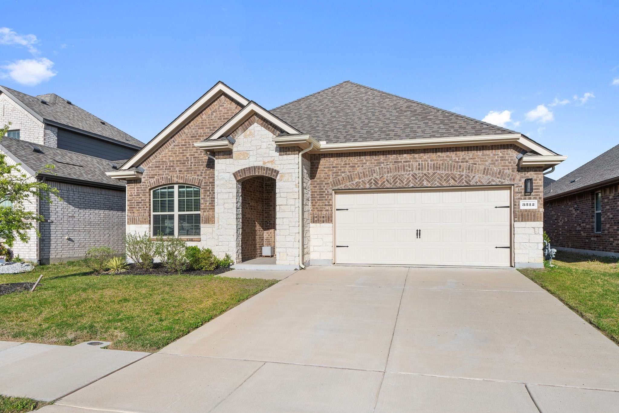 3312 Macaw Road
