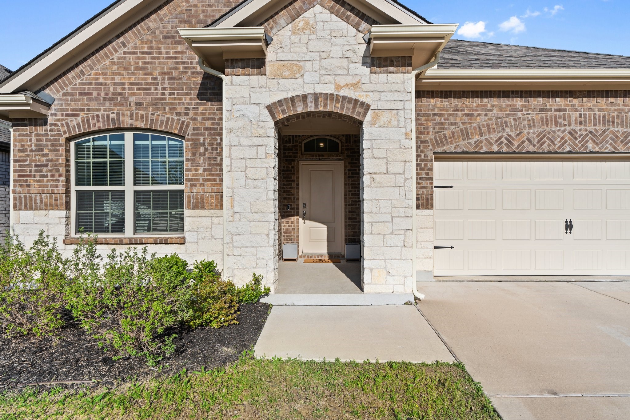 3312 Macaw Road