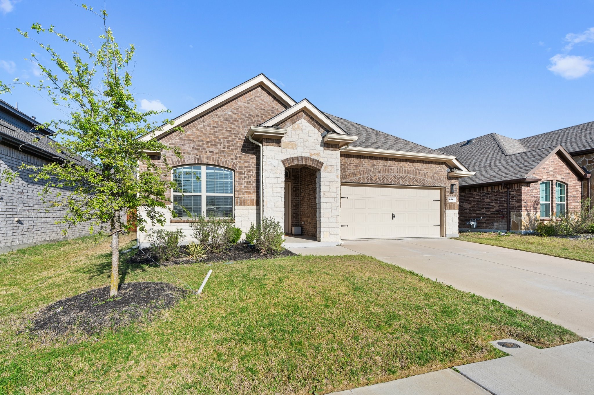 3312 Macaw Road