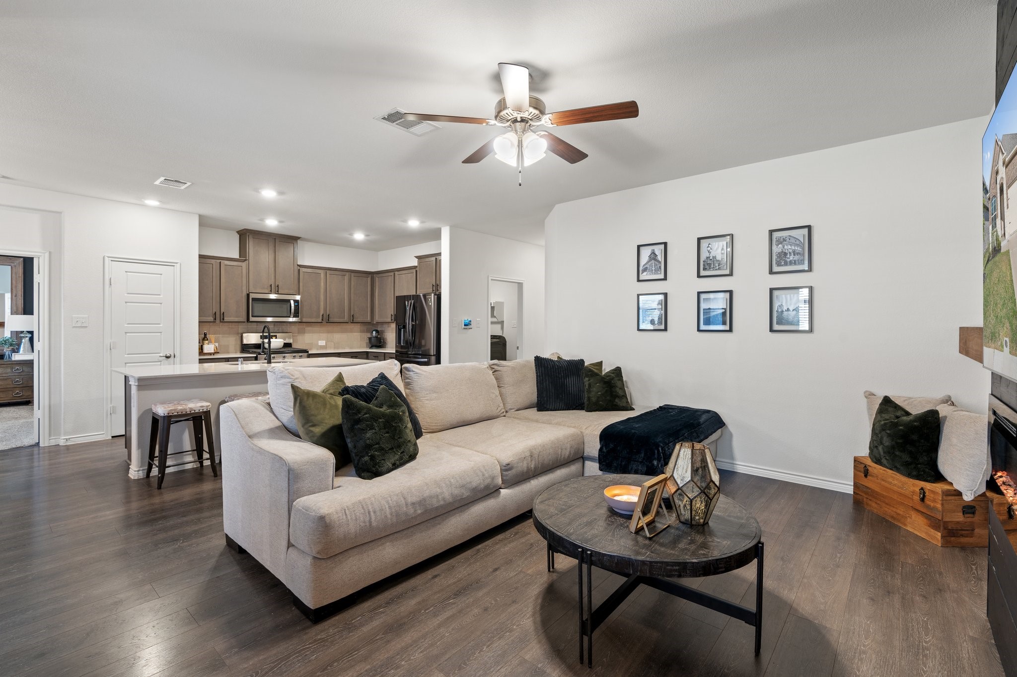 3312 Macaw Road