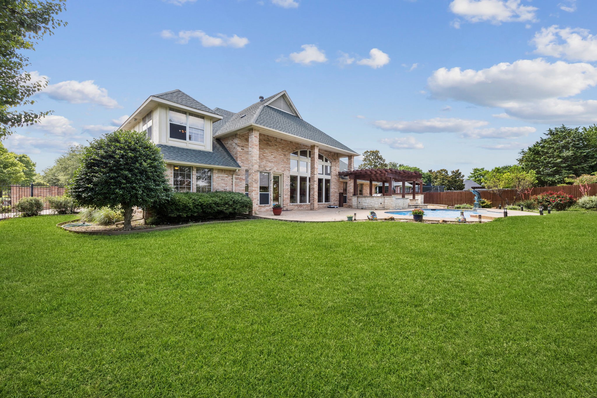613 Edgewood Lane
