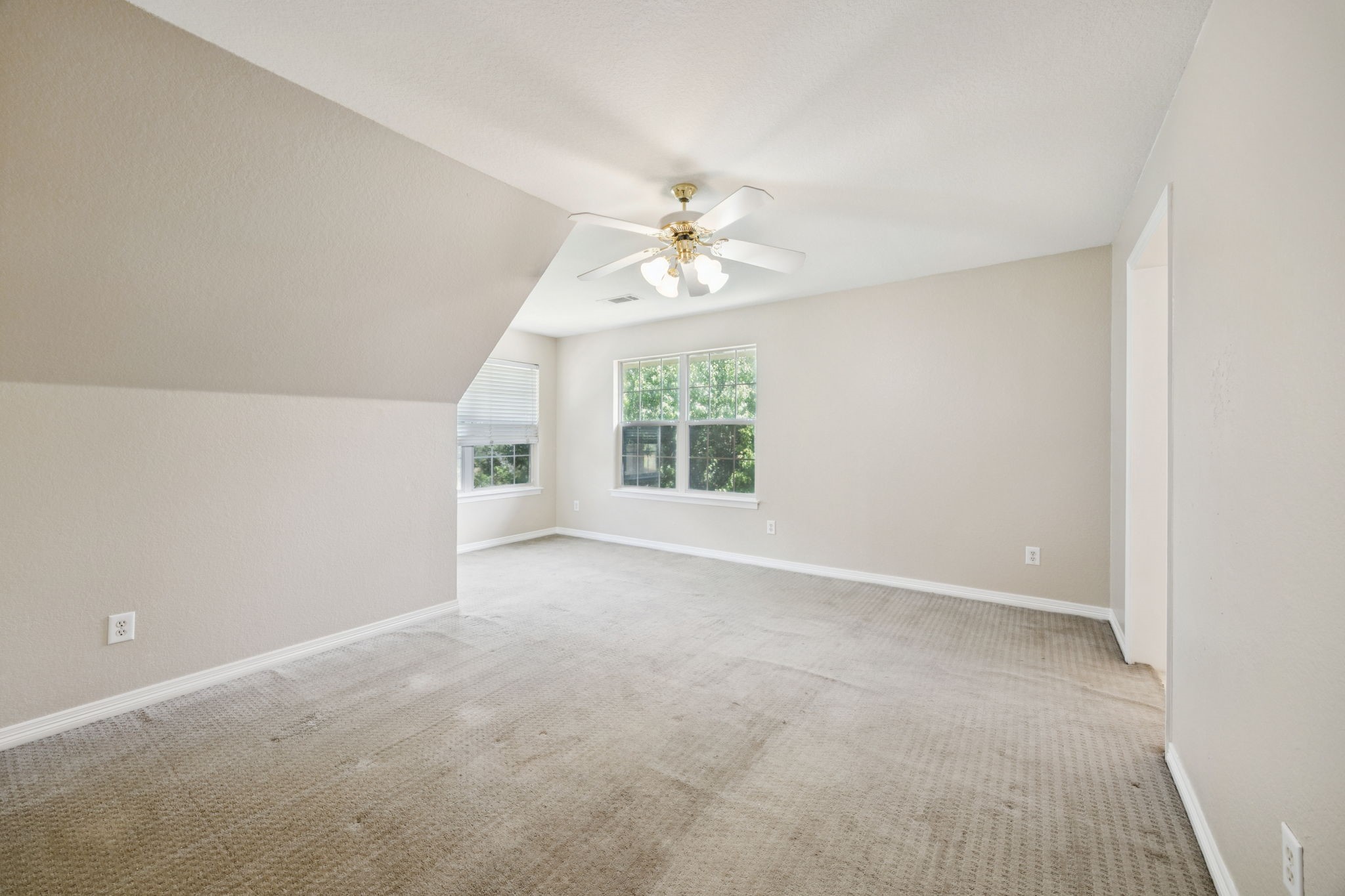 613 Edgewood Lane