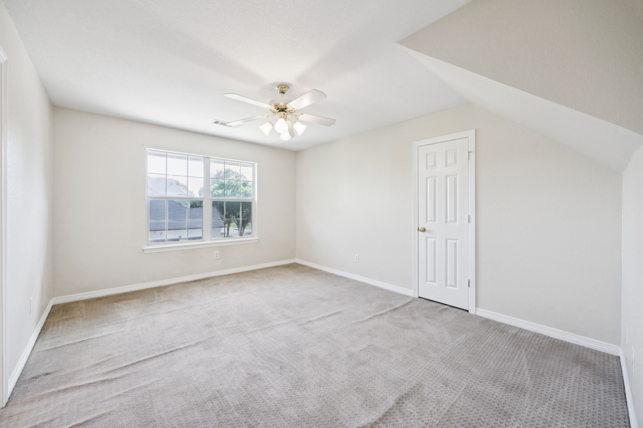 613 Edgewood Lane