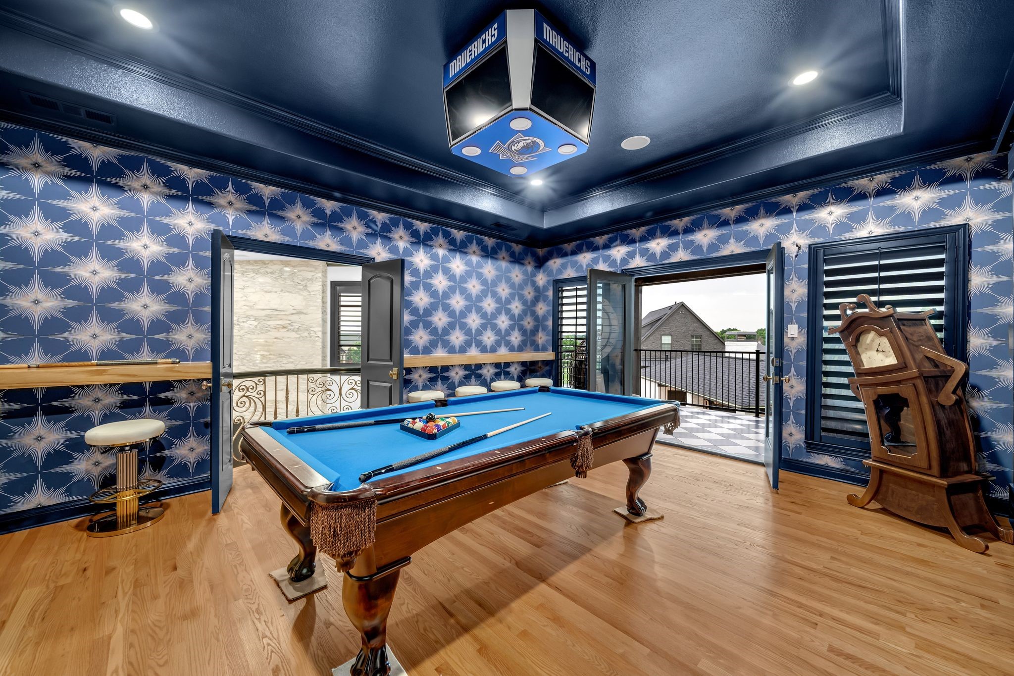 2600 Lakeview Court