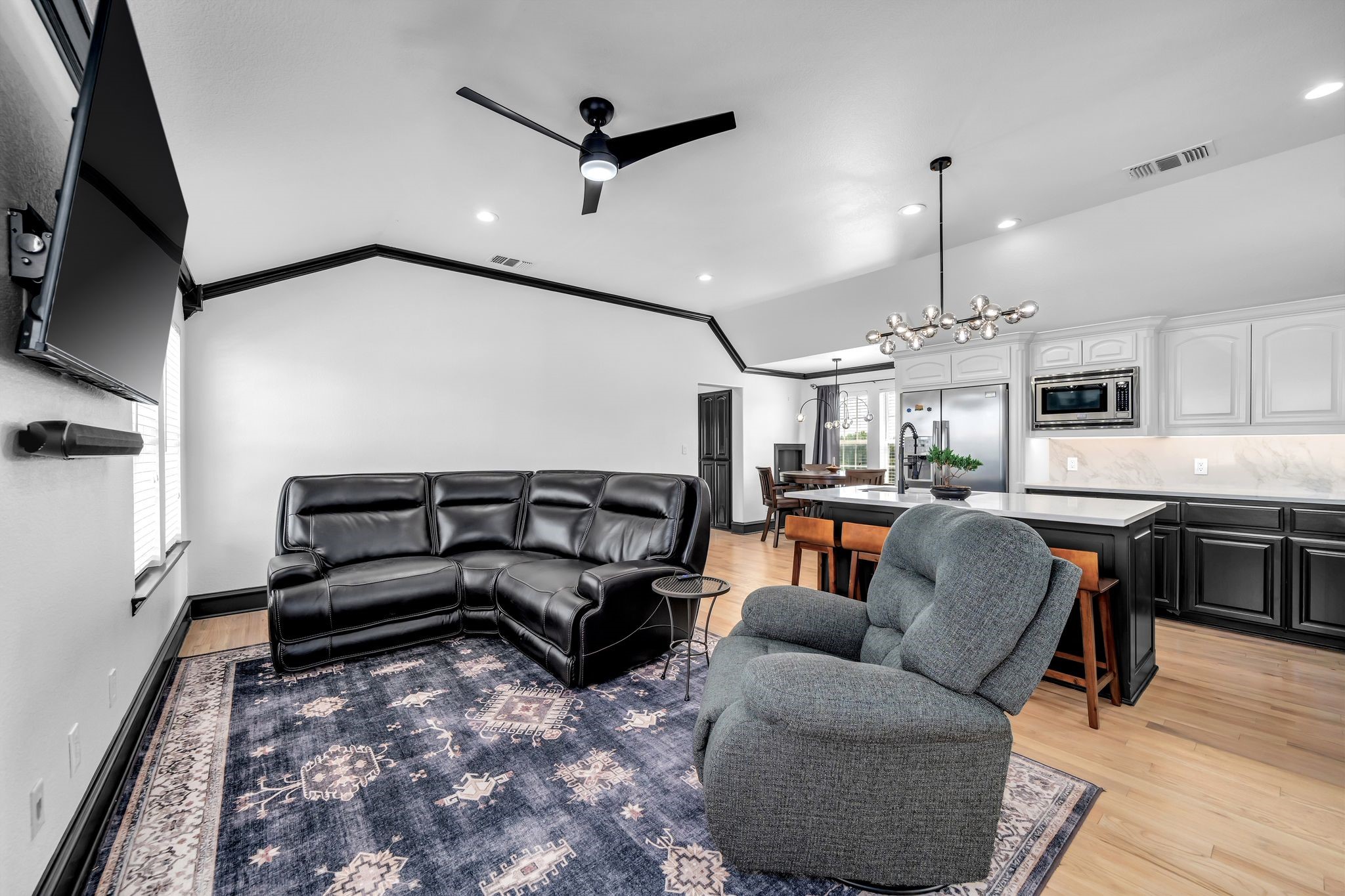 2600 Lakeview Court