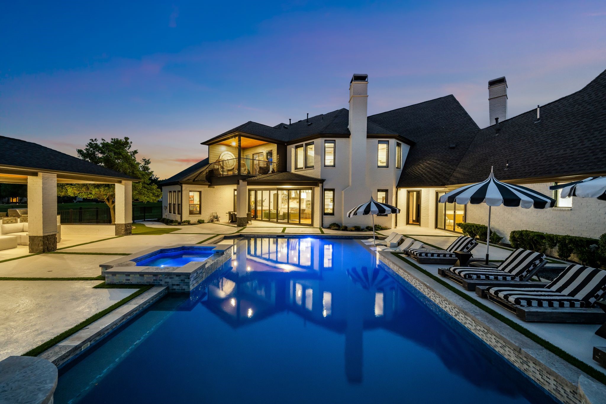 2600 Lakeview Court