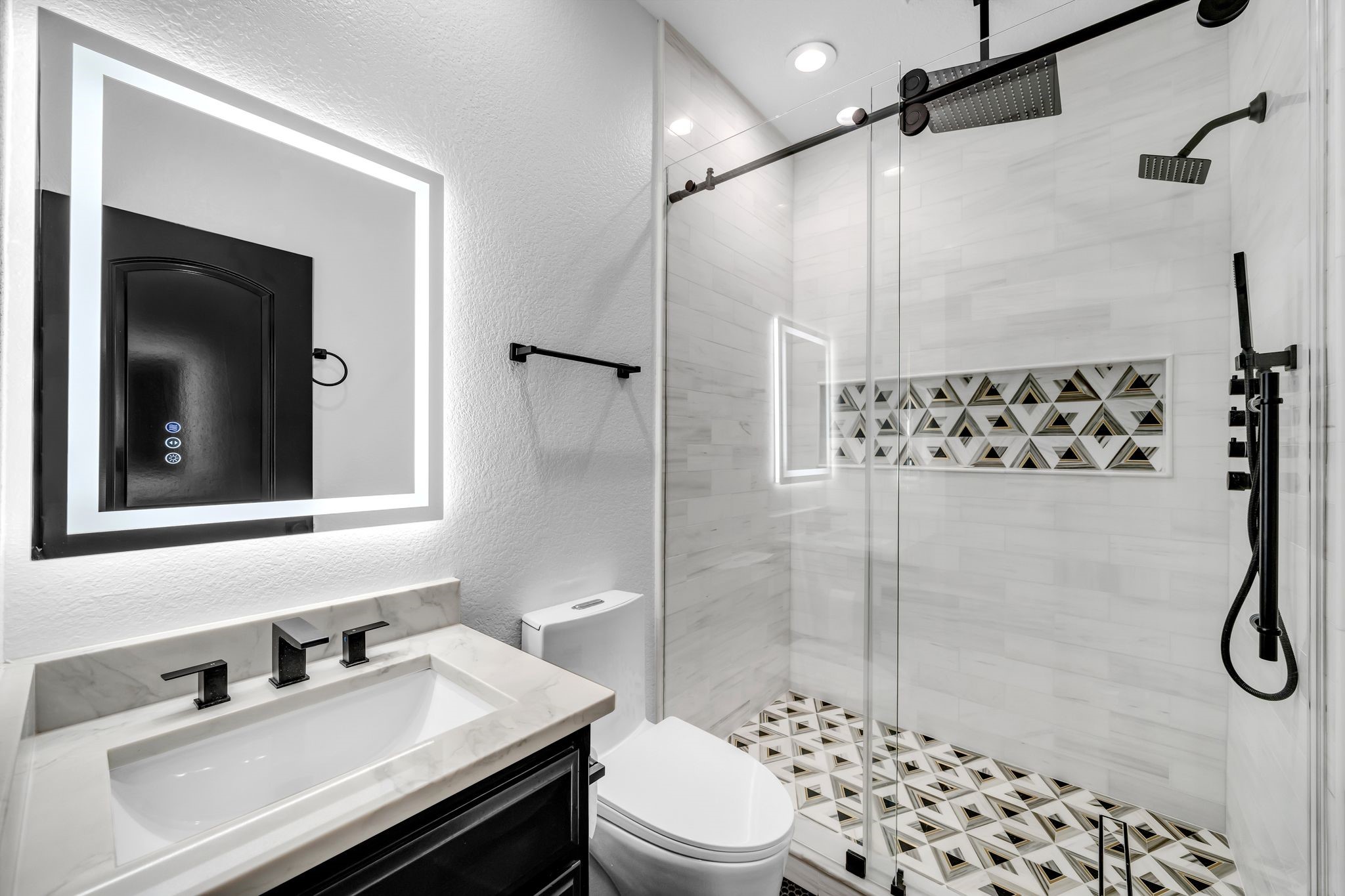 2600 Lakeview Court