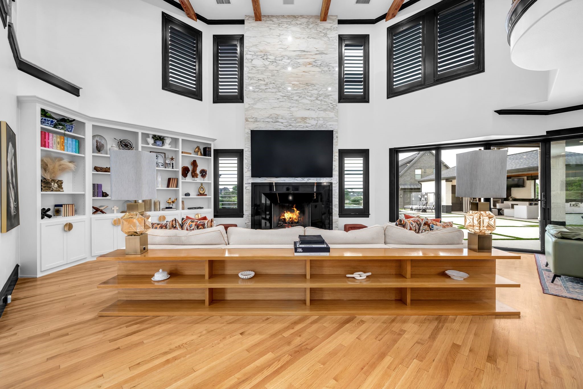 2600 Lakeview Court