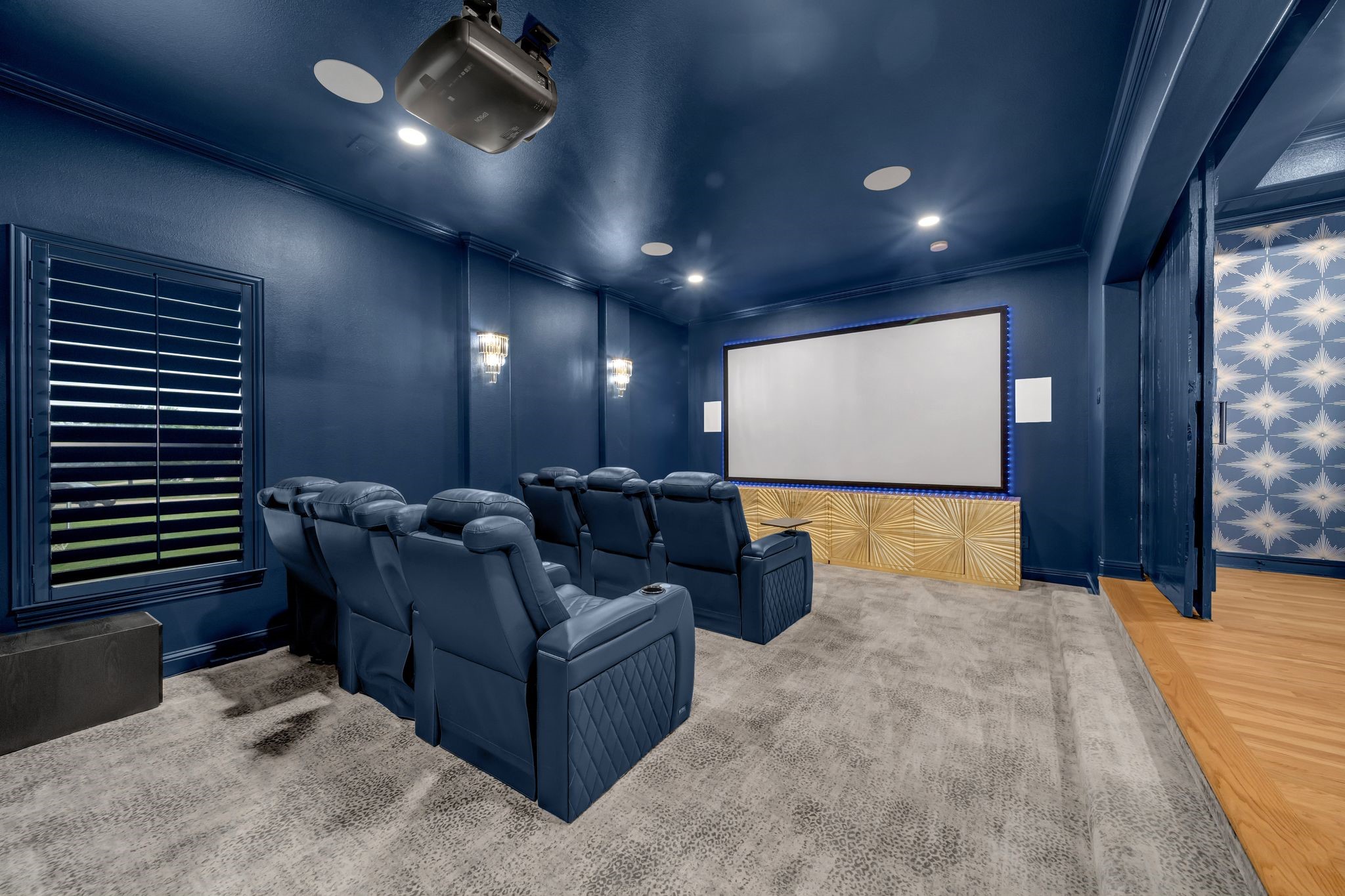 2600 Lakeview Court