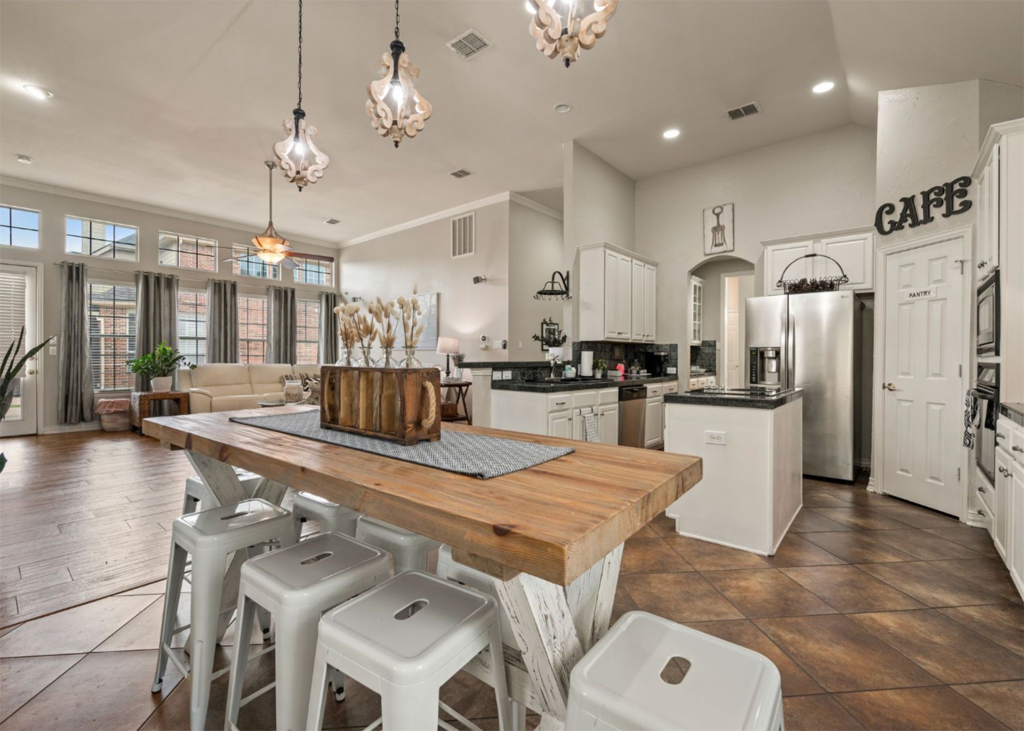 2541 Sir Tristram Lane